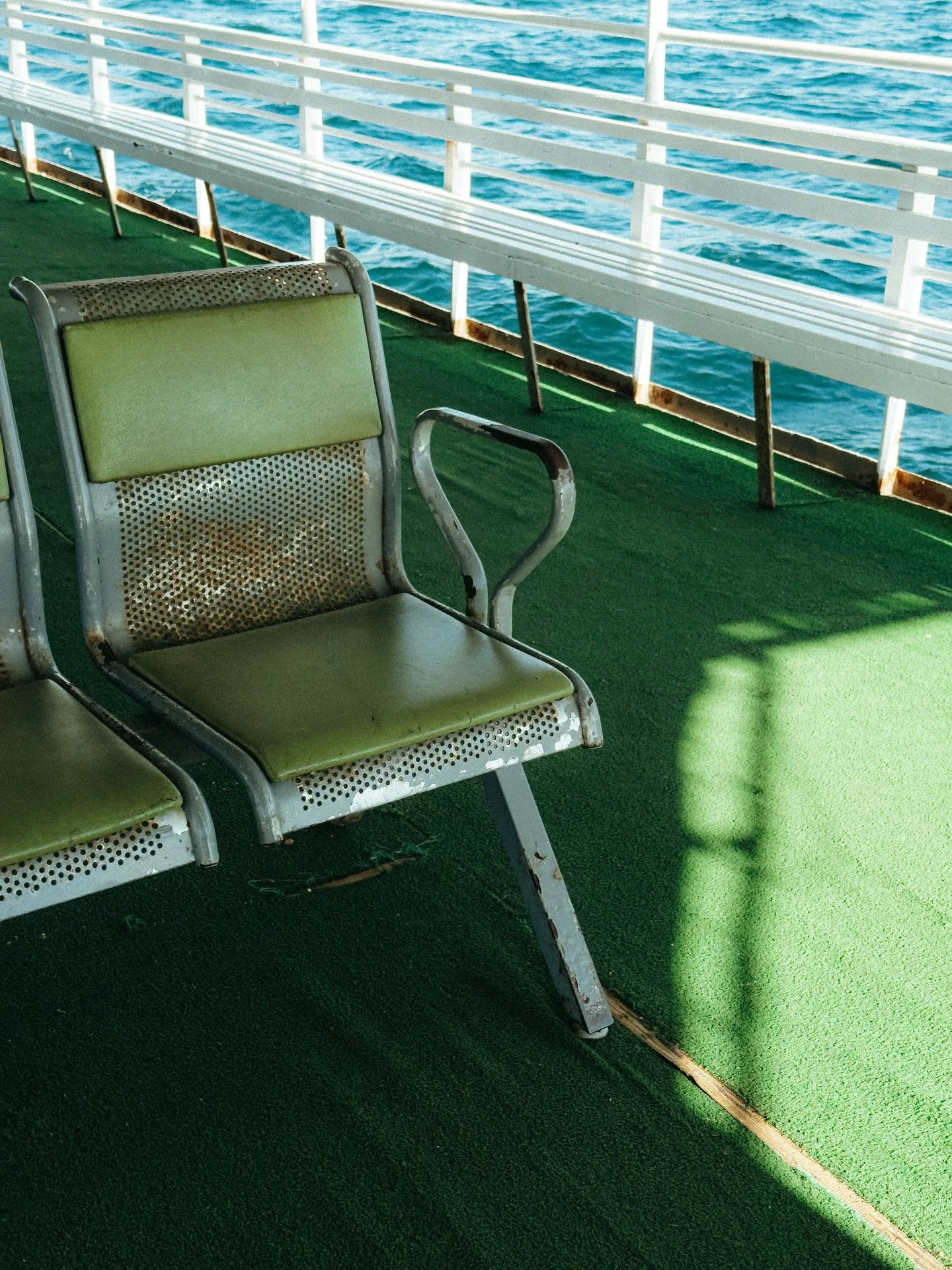 Balade sur le Bosphore ⛴️
Ces eaux qui s&eacute;parent deux continents, nous rappelant &agrave; quel point, finalement, nous ne sommes que passagers.

Musique : Dirty Paws @ofmonstersandmen 
Un clin d&rsquo;&oelig;il &agrave; l&rsquo;un de mes films 
