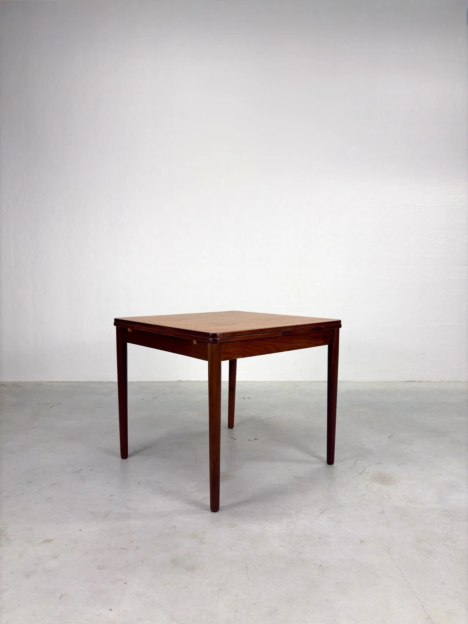 'TT24' Eetkamertafel van Cees Braakman voor Pastoe (16).jpeg