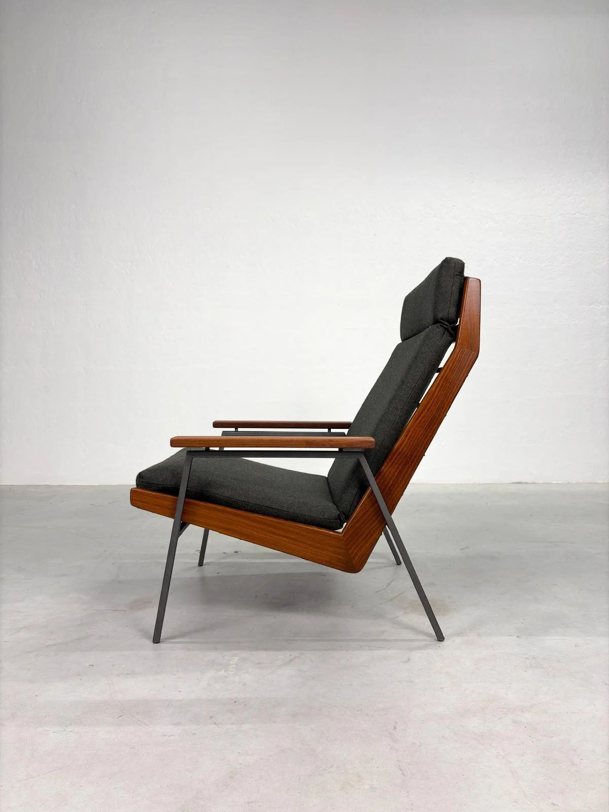 Rob Parry '1611 Lotus' Fauteuil voor Gelderland (9).jpeg