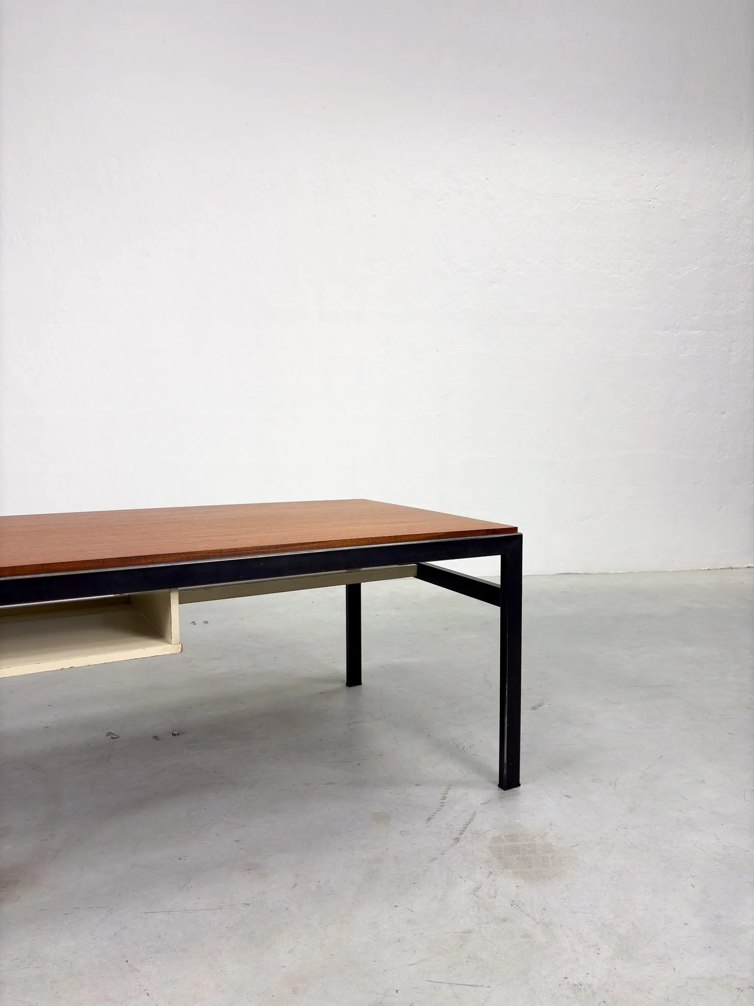 'TU04' Salontafel van Cees Braakman voor Pastoe.jpeg