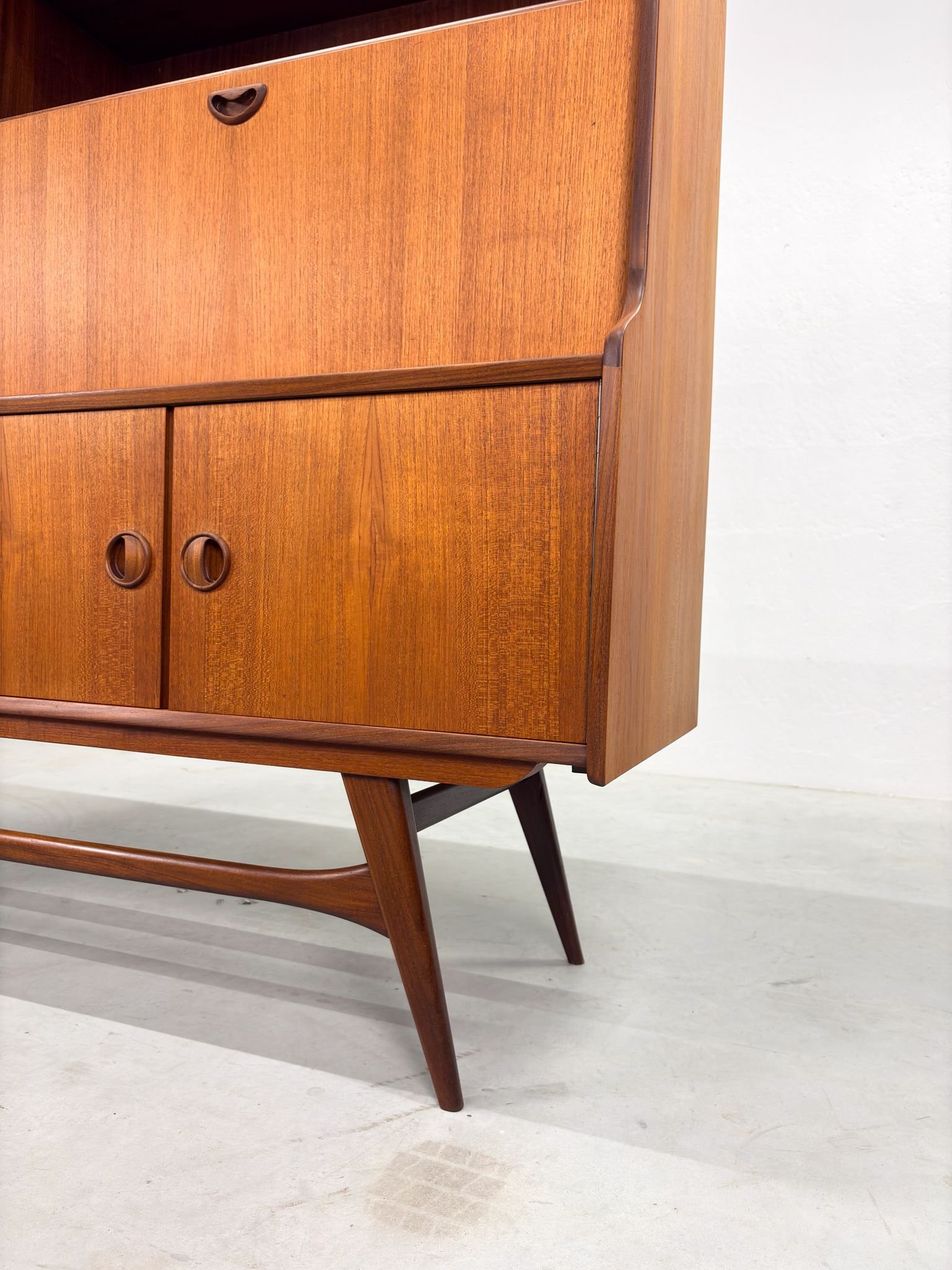 Dressoir van Louis van Teeffelen voor Wébé (6).jpeg