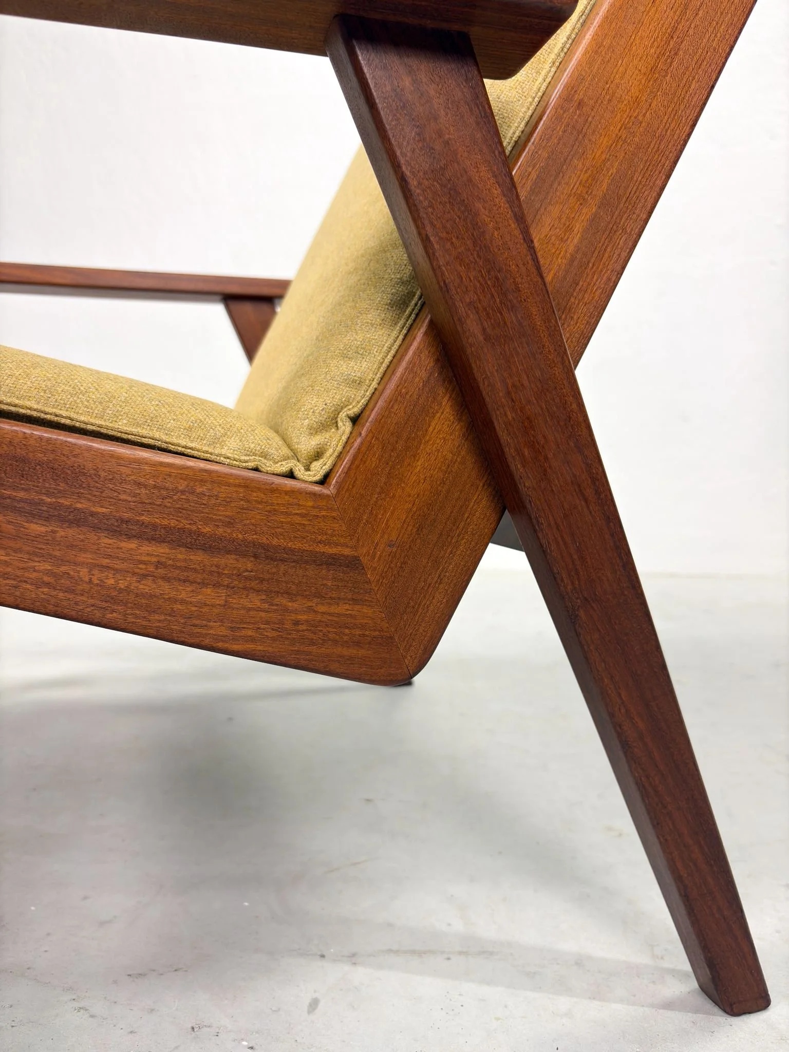 Vintage Lotus 1611 Fauteuil Rob Parry voor Gelderland (15).jpeg