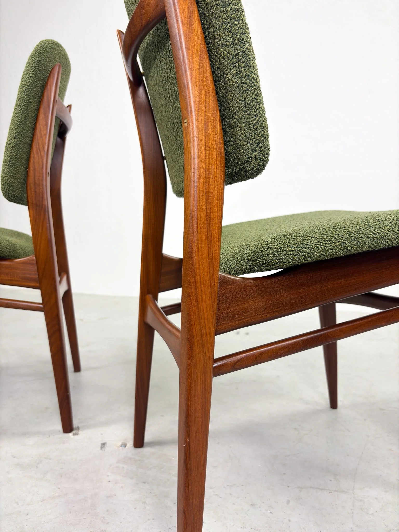 Set 'Milaan' Eetkamerstoelen van Louis van Teeffelen voor Wébé (18).jpeg
