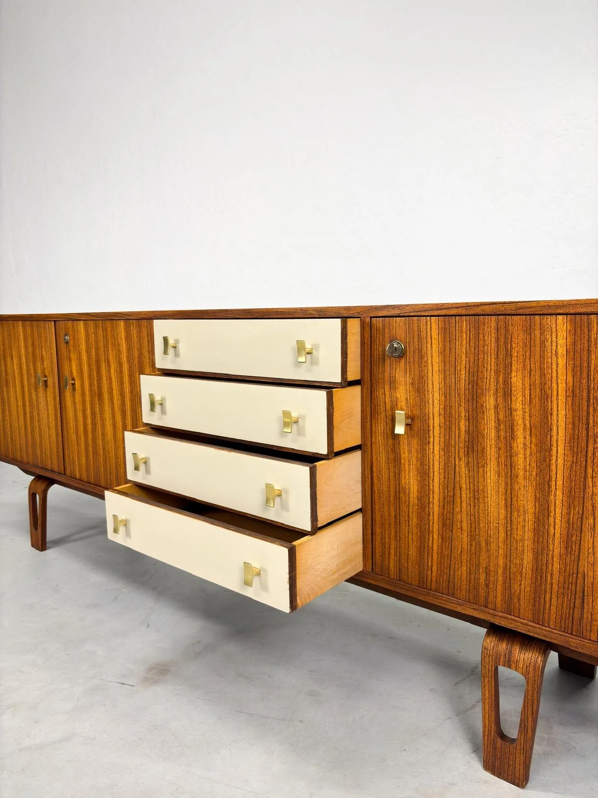 Mid-century Sideboard van Cor Alons voor Gouda den Boer (14).jpeg