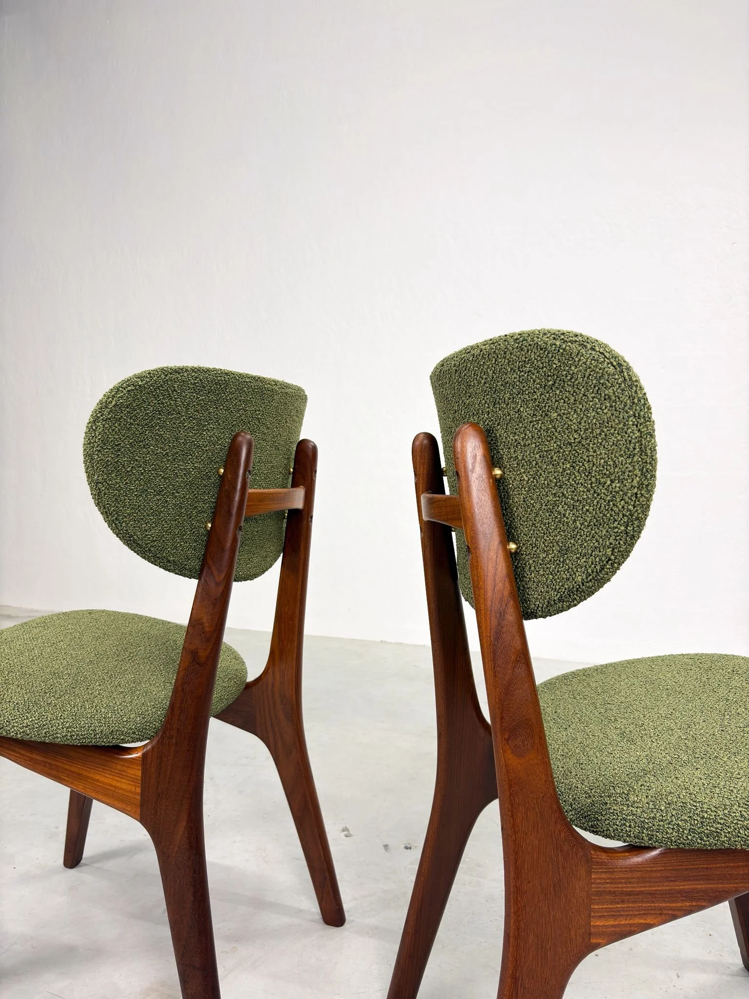 Set Eetkamerstoelen van Louis van Teeffelen voor AwA (2).jpeg