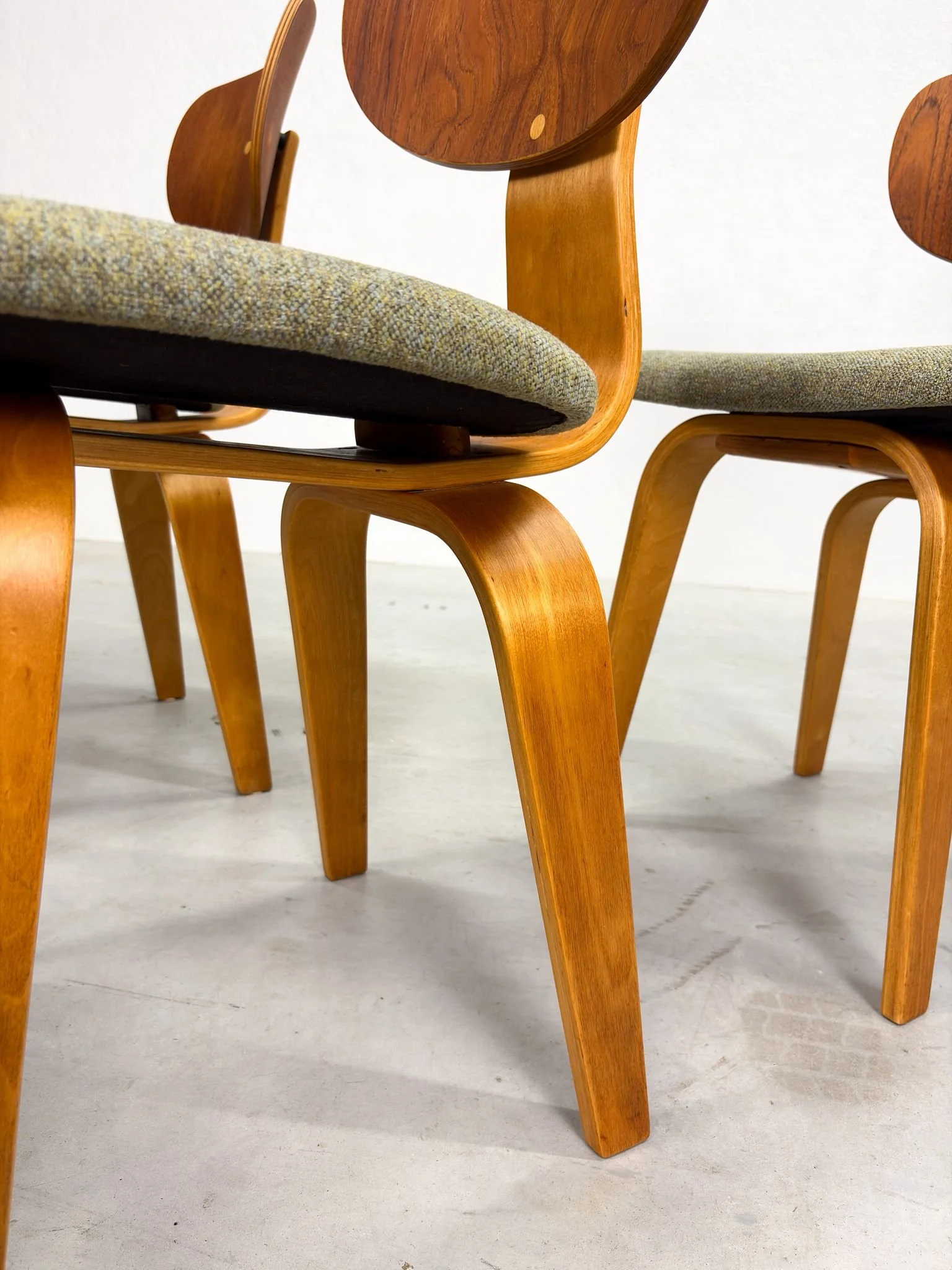 Set 'SB02' Eetkamerstoelen van Cees Braakman voor Pastoe (13).jpeg