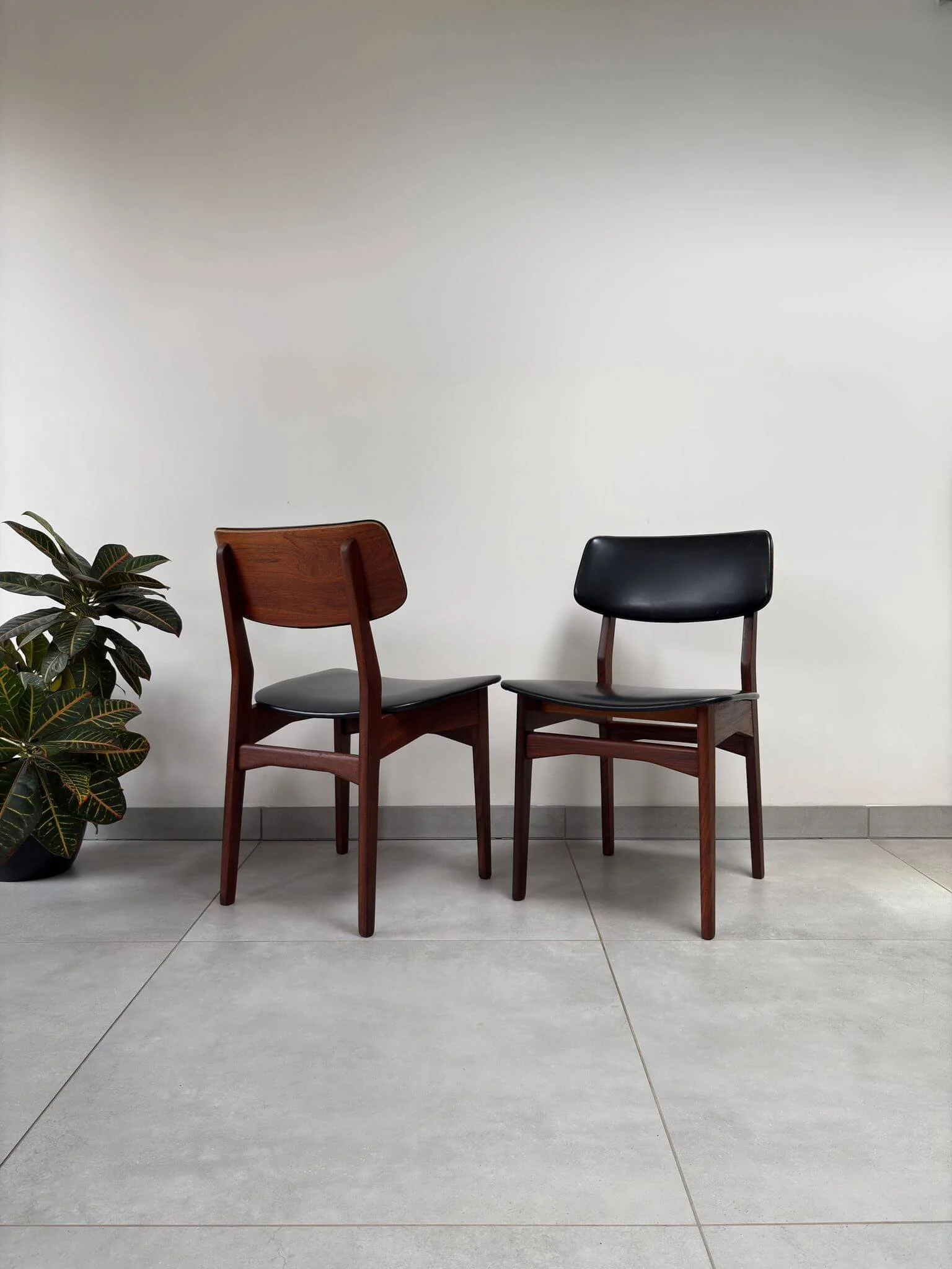 Set Vintage Eetkamerstoelen Mahjongg Vlaardingen (9).jpg