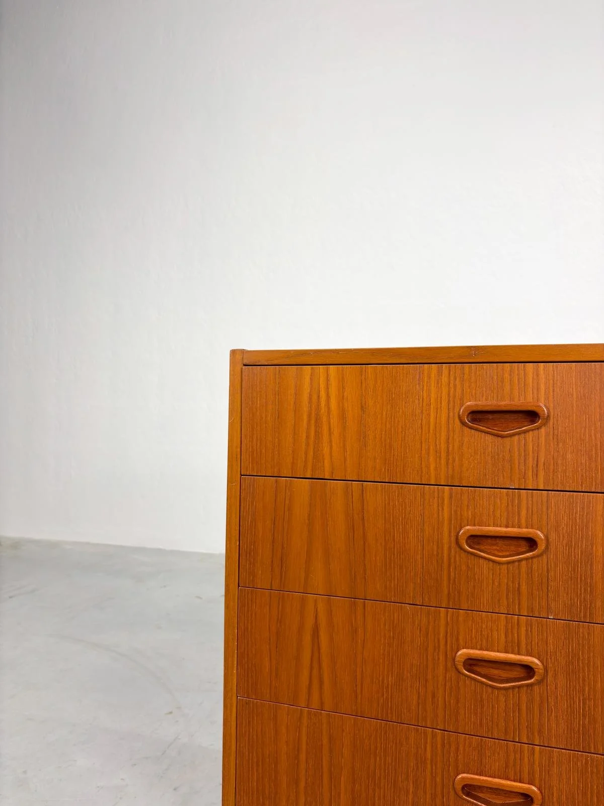 Lage Mid-century Ladekast van Musteringg (6).jpeg
