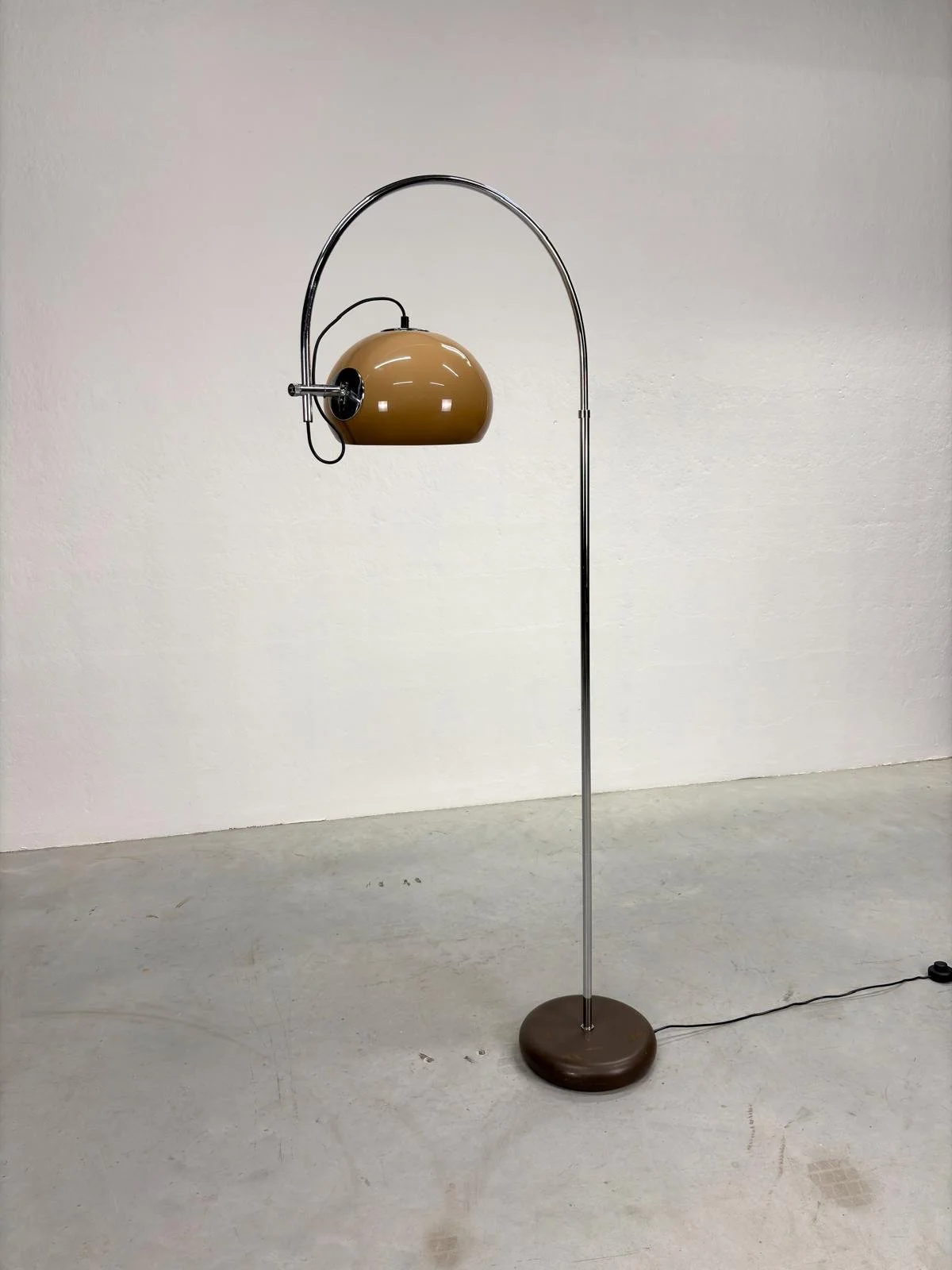 Mid-century Mushroom Arc Vloerlamp van Dijkstra (11).jpeg