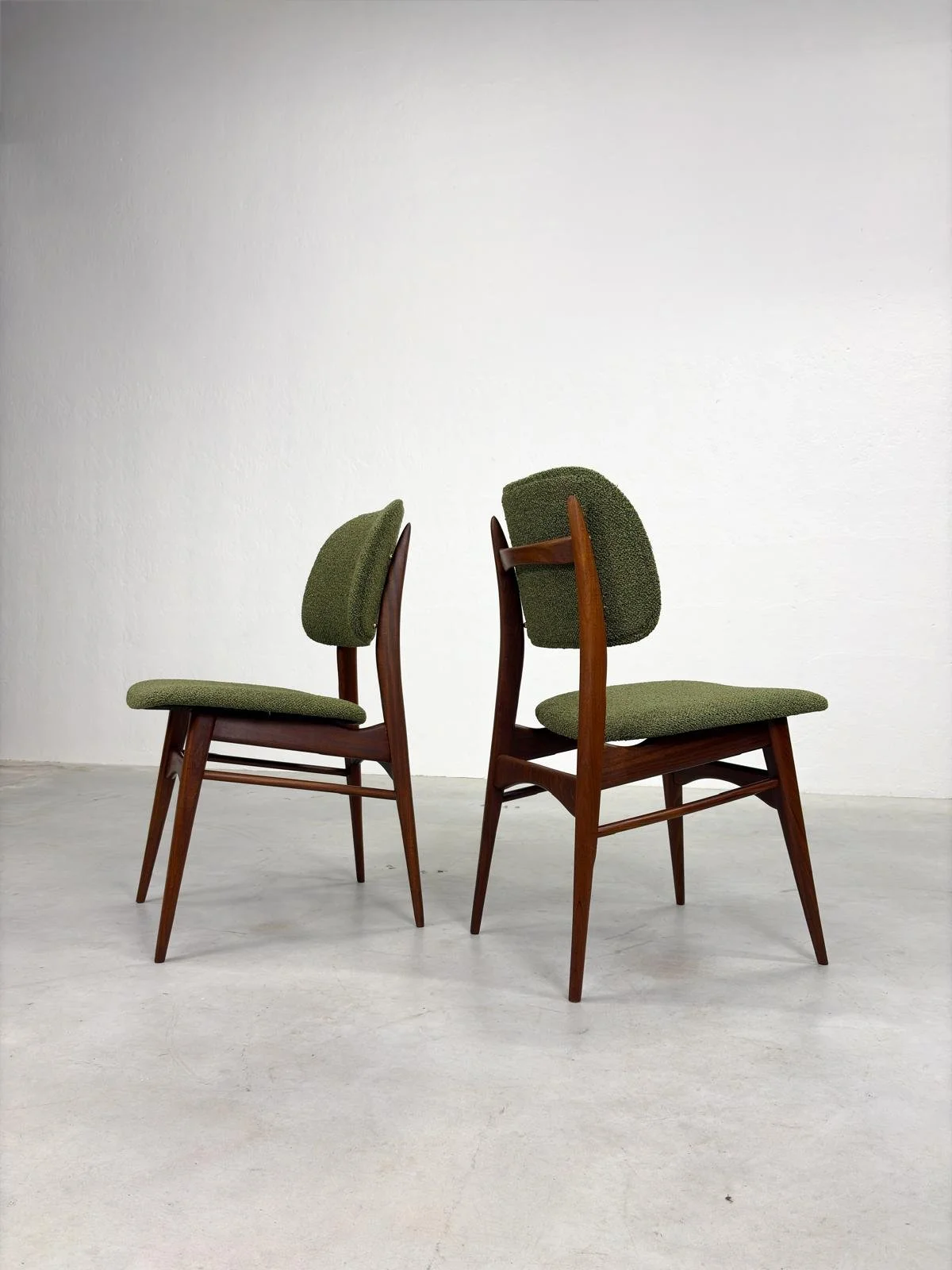 Set 'Milaan' Eetkamerstoelen van Louis van Teeffelen (2).jpeg