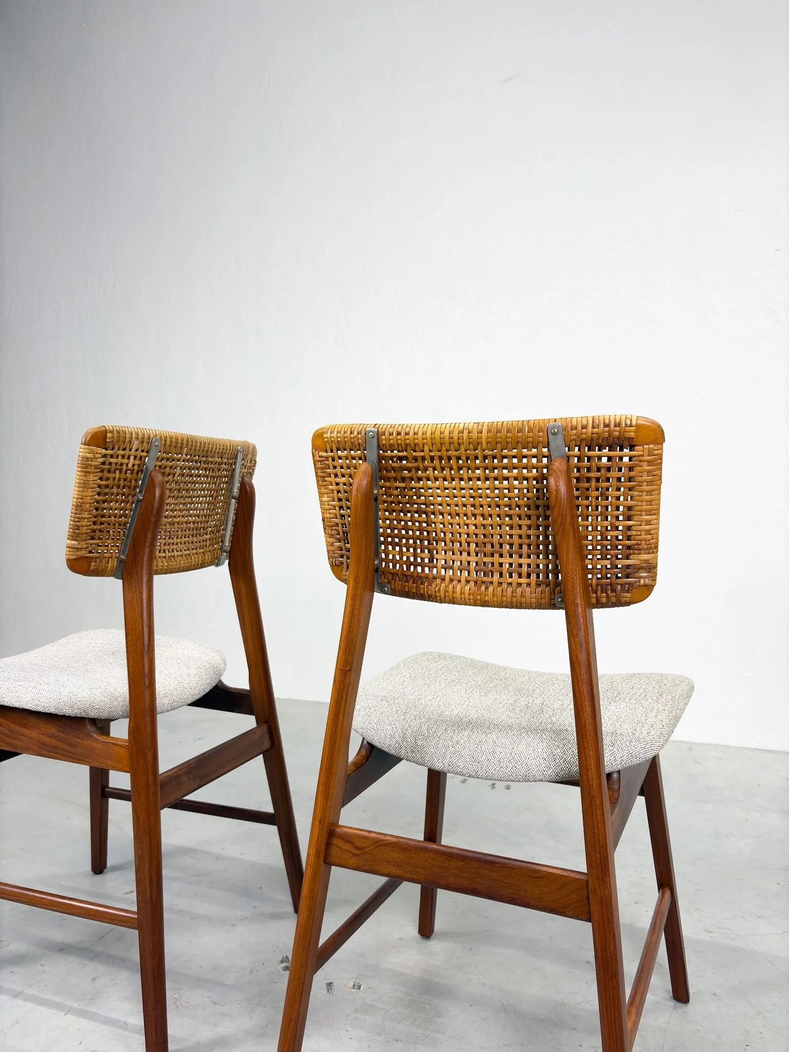 Set Vintage Eetkamerstoelen met Rieten Rugleuning (7).jpeg