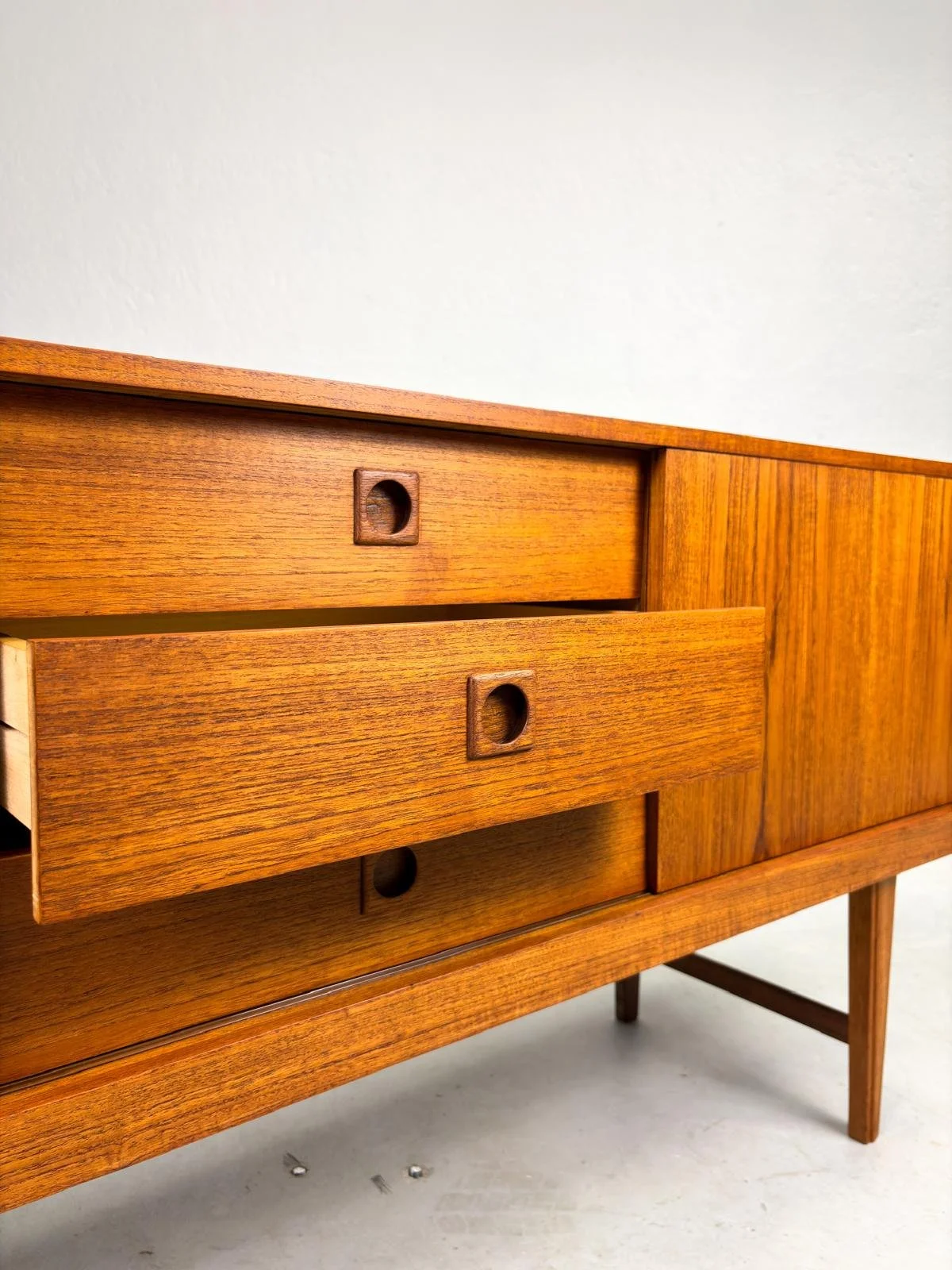 Mid-century Sideboard van Mahjongg Vlaardingen (7).jpeg