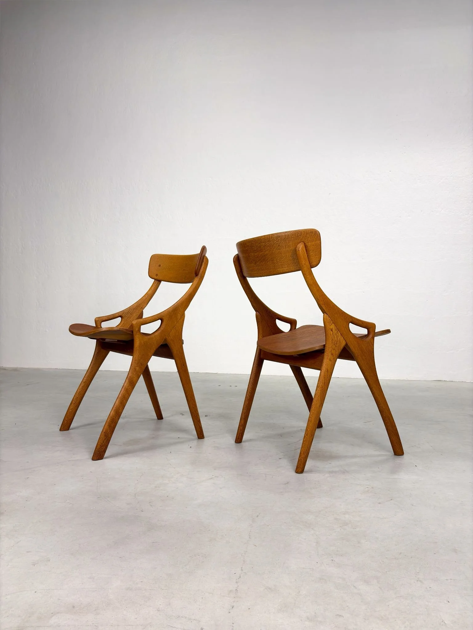 Set Eiken Eetkamerstoelen van Arne Hovmand Olsen (3).jpeg