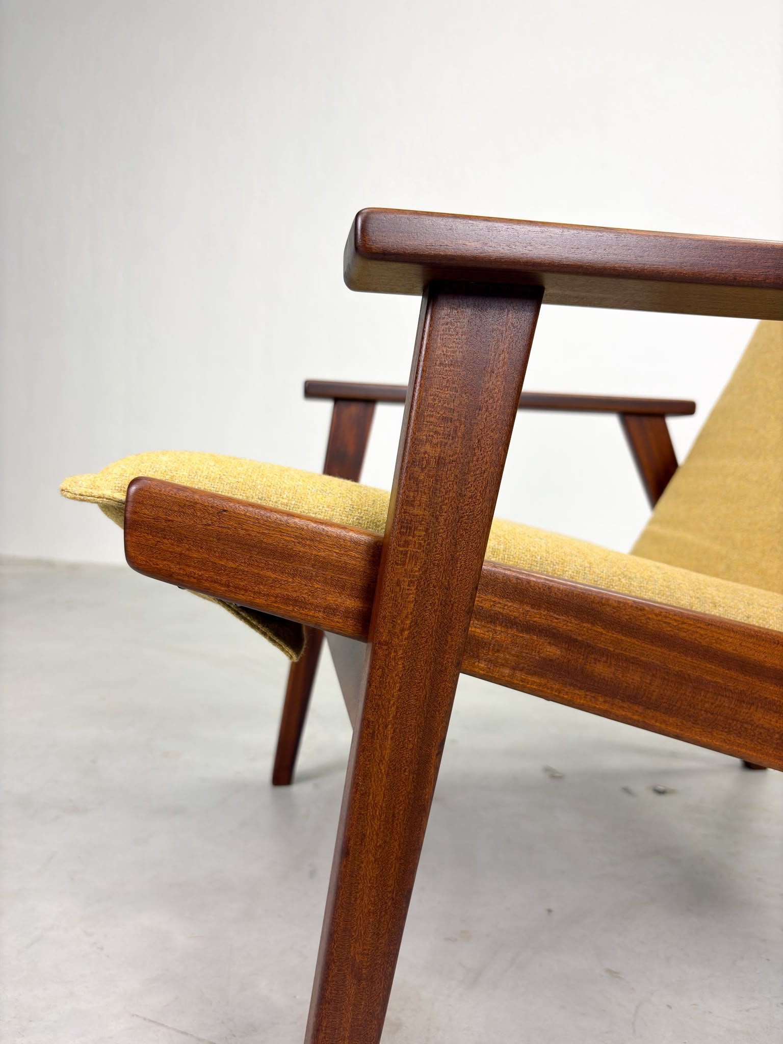'1611' Fauteuil van Rob Parry voor Gelderland (6).jpeg