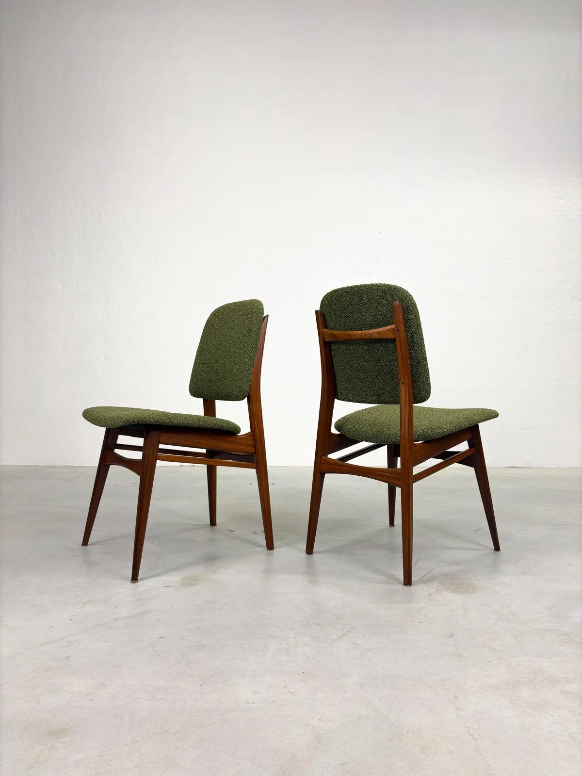 Set 'Milaan' Eetkamerstoelen van Louis van Teeffelen (14).jpeg