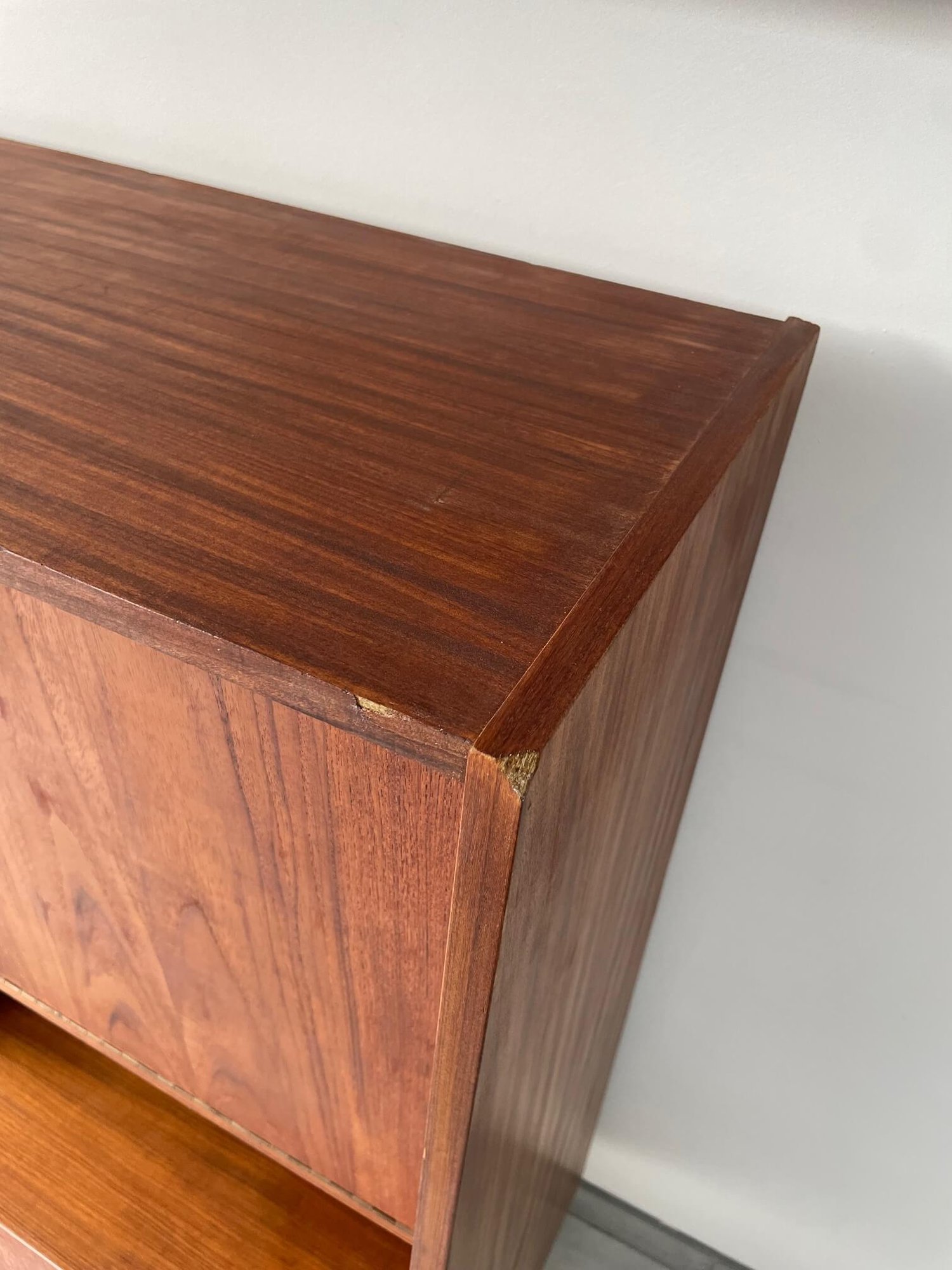 Vintage Deens Dressoirtje Teak