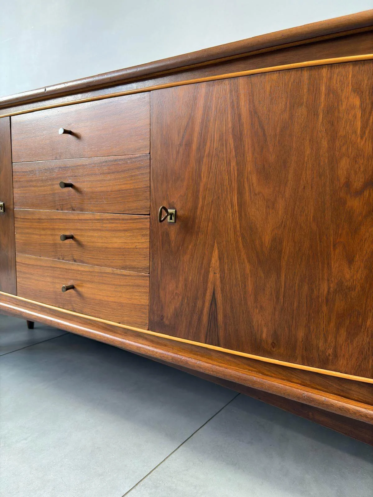 Uniek Vintage Mid-century Dressoir van Teak (4).jpg