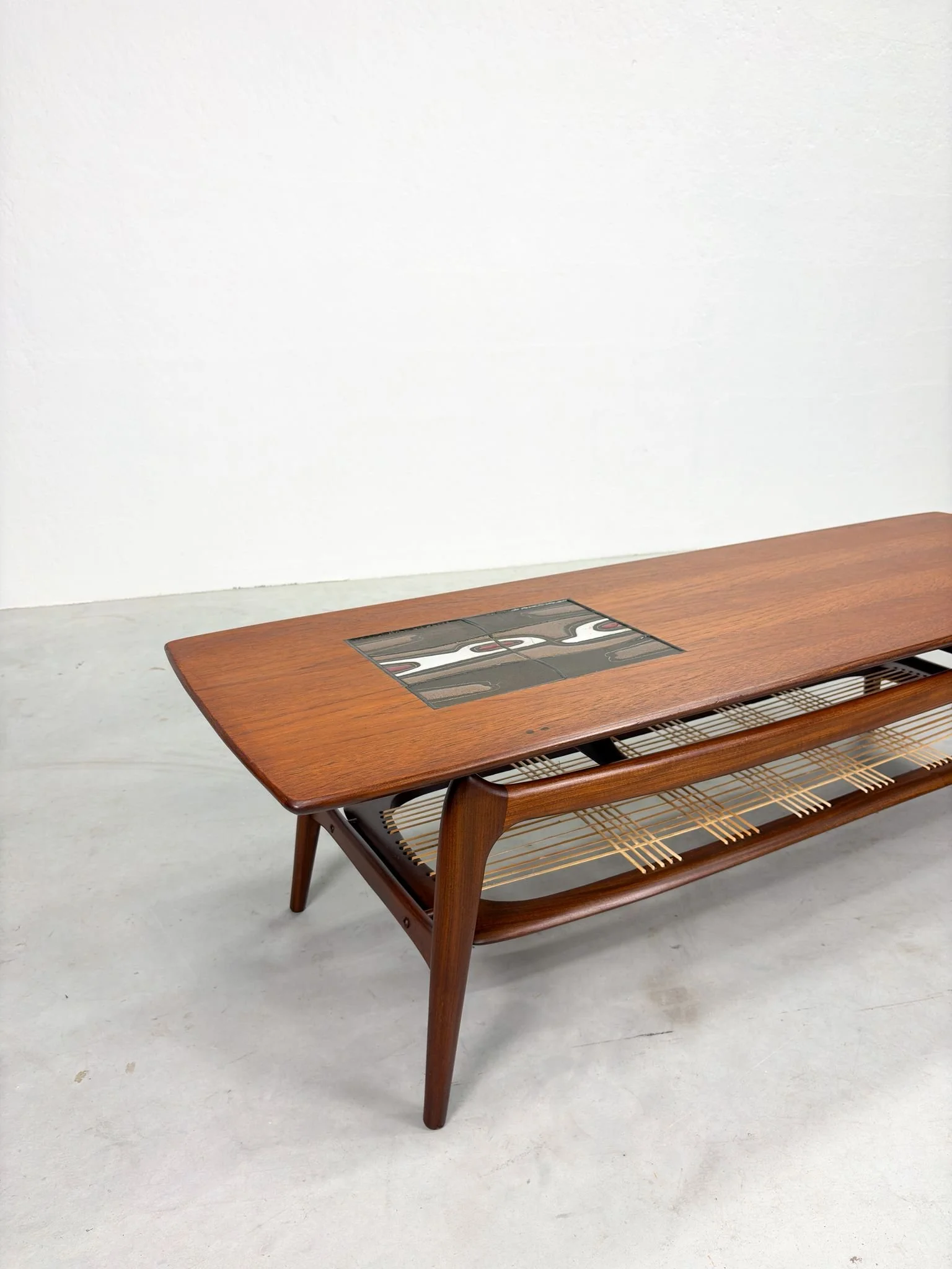 Salontafel Nr. 13 van Louis van Teeffelen voor Wébé (1).jpeg