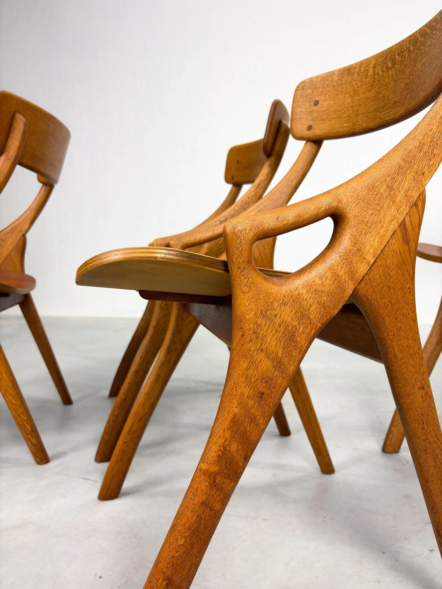 Set Eiken Eetkamerstoelen van Arne Hovmand Olsen (2).jpeg