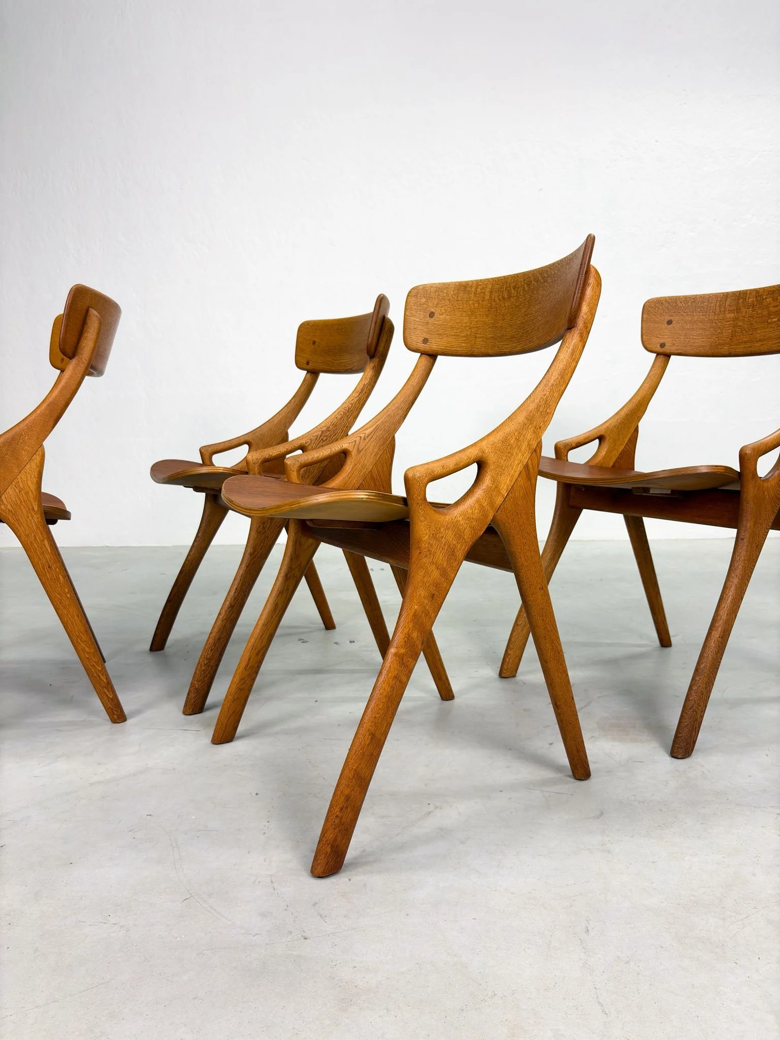Set Eiken Eetkamerstoelen van Arne Hovmand Olsen (14).jpeg