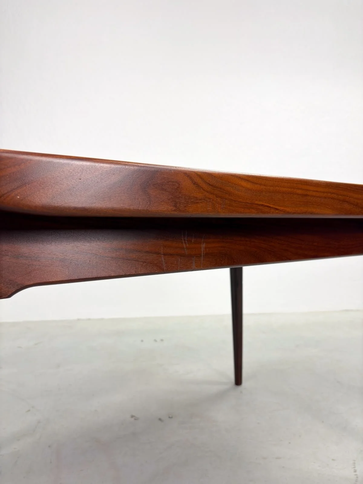'Milaan' Eettafel van Louis van Teeffelen (9).jpeg