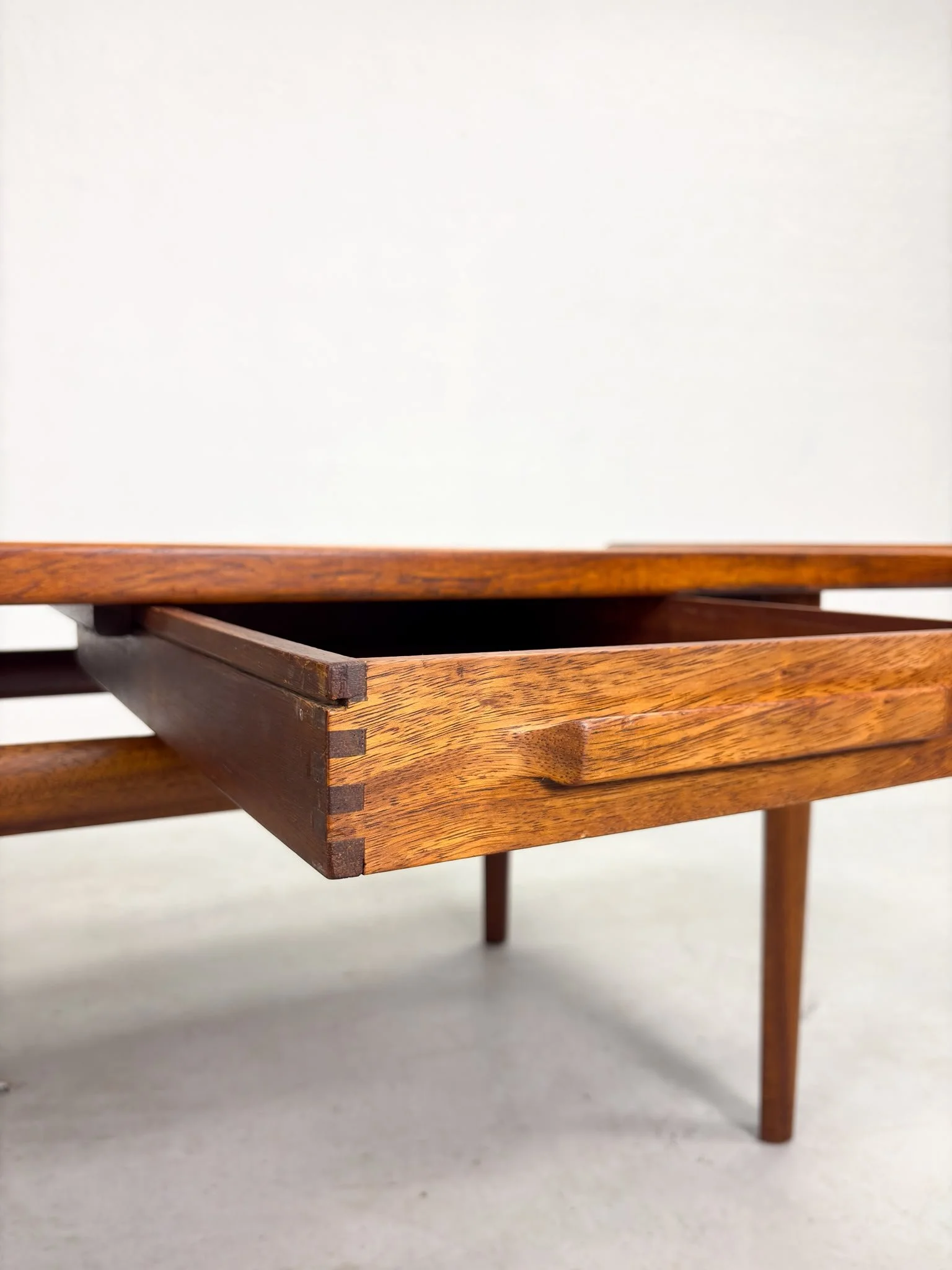 Salontafel van Torbjørn Afdal voor Haug Snekkeri (10).jpeg