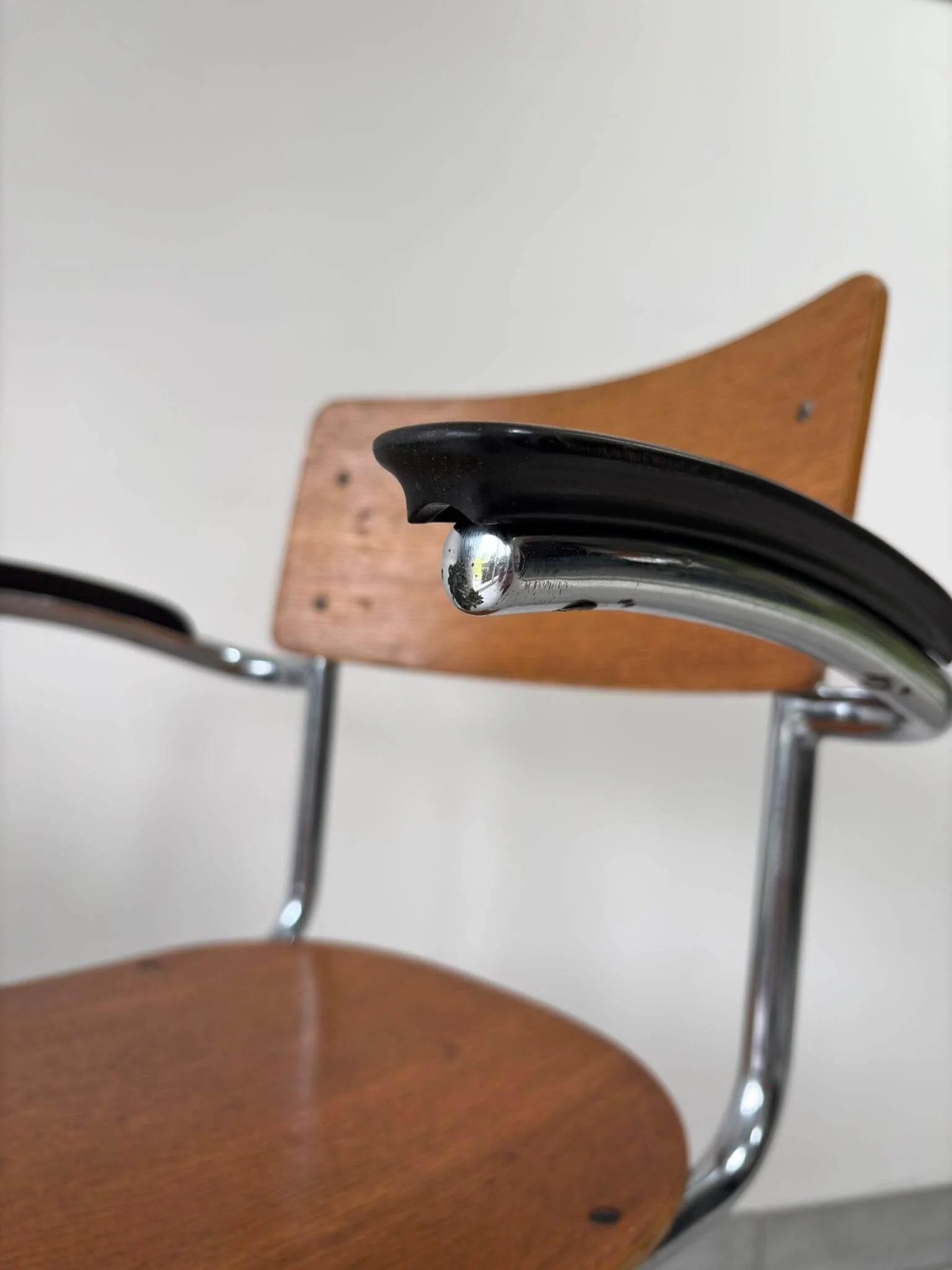 Vintage Buisframe Stoel Galvanische Industrie Overschie (7).jpg