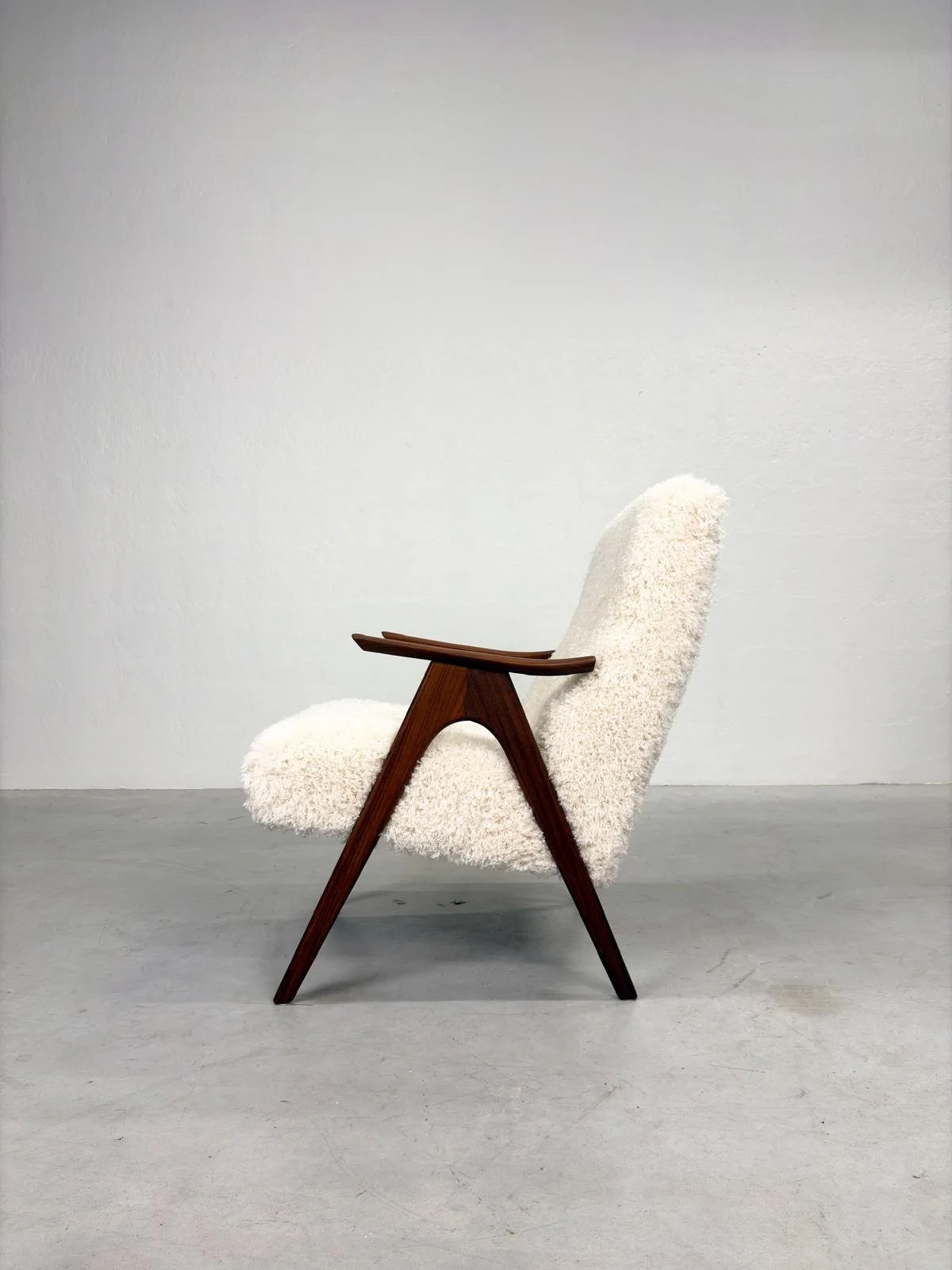 Mid-century Fauteuil met Fluffy Stof (5).jpeg