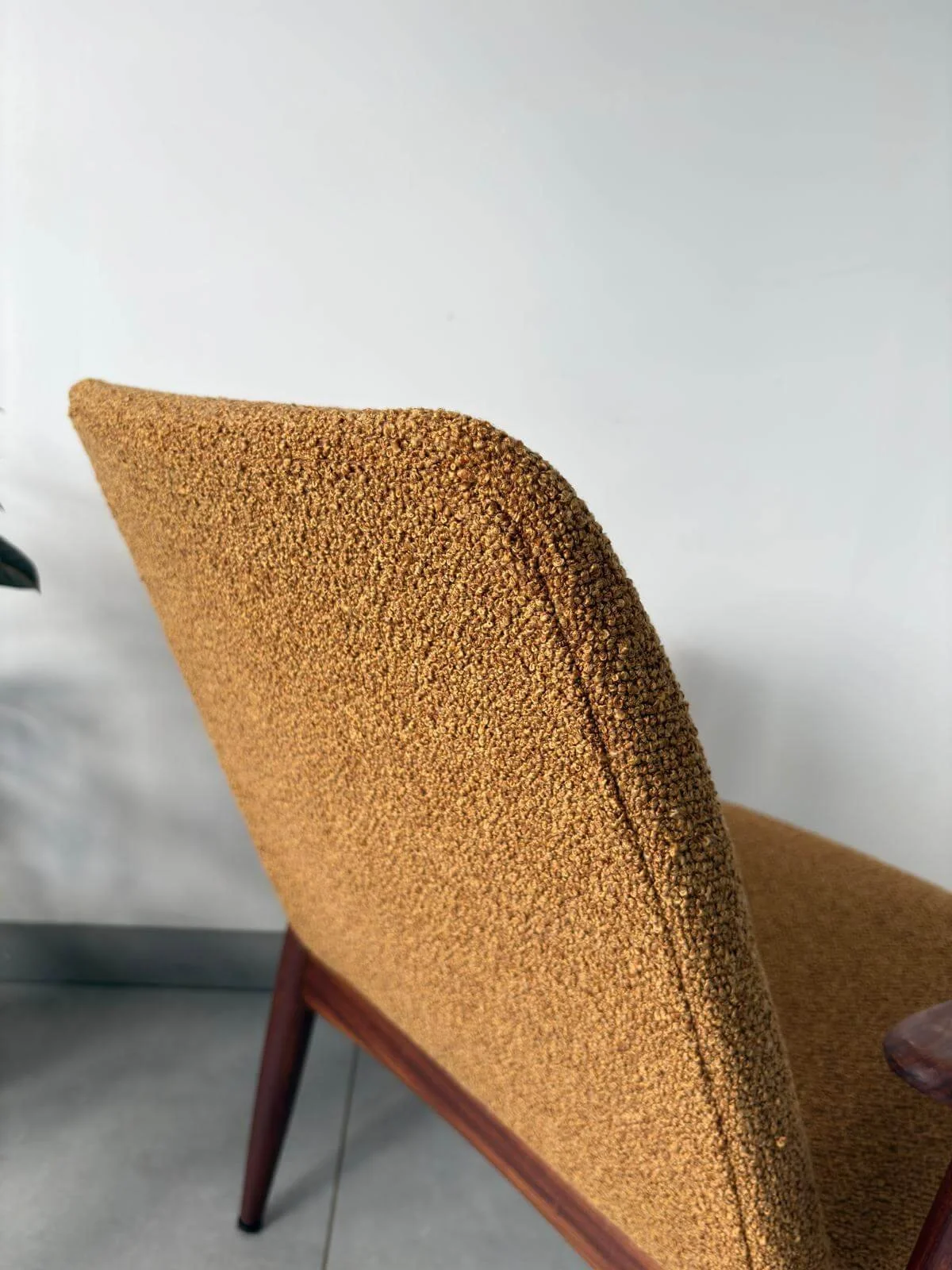 A-serie Fauteuil Louis van Teeffelen Oker Geel (6).jpg