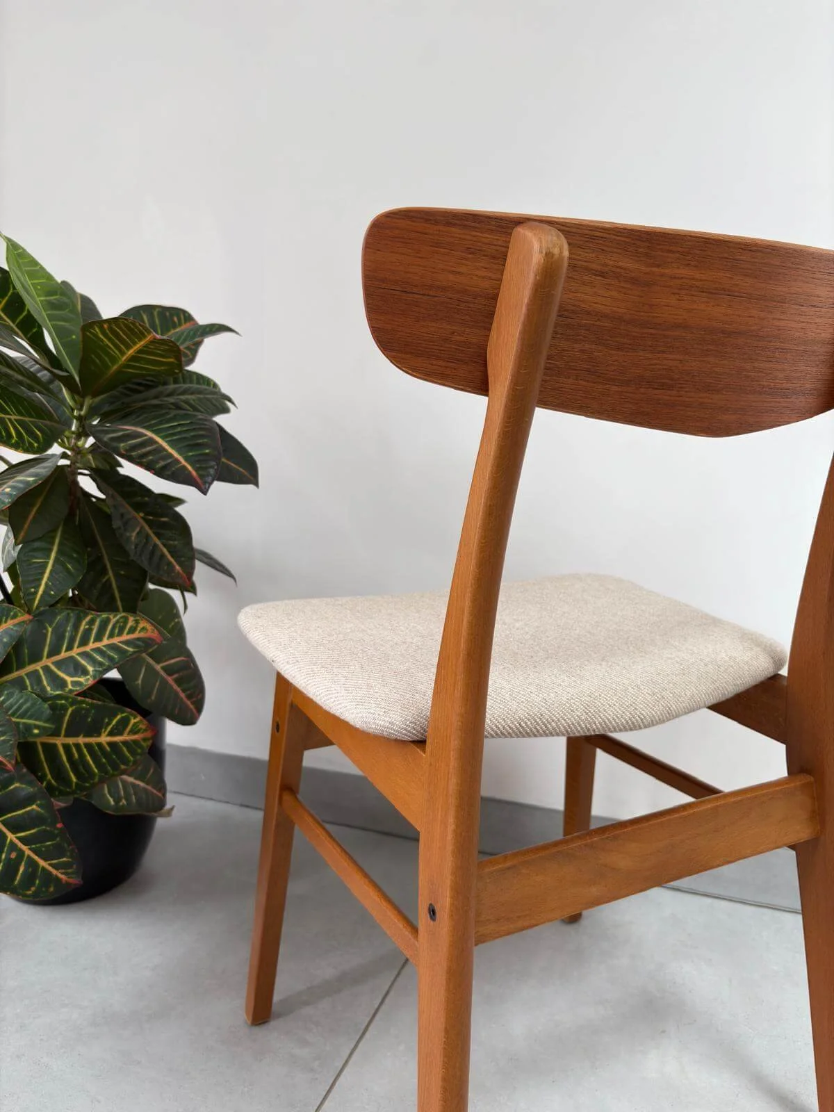 Vintage Scandinavische Eetkamerstoelen Farstrup (1).jpg