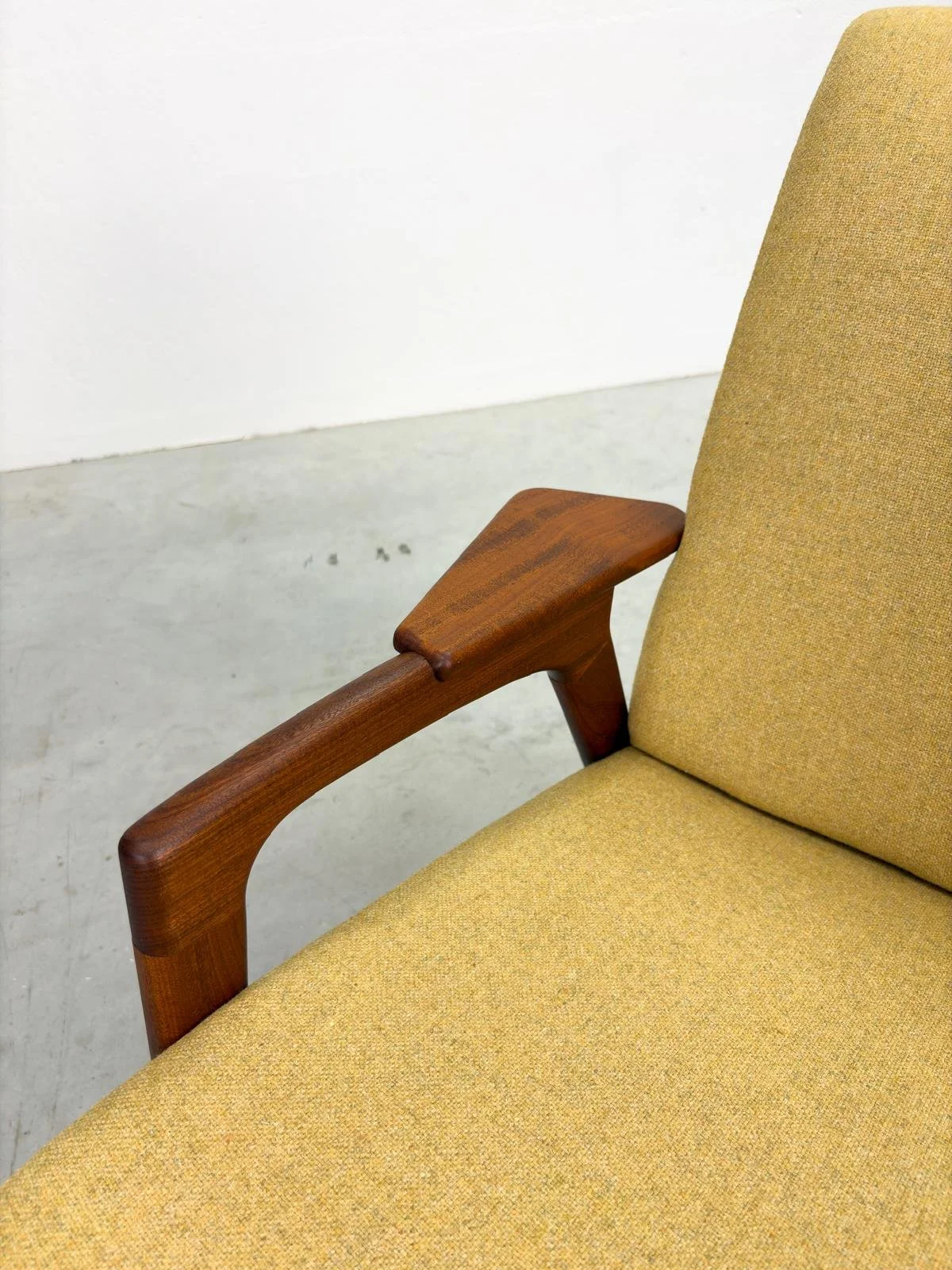 Pastoe 'Ruster' Fauteuil van Yngve Ekström Laag (9).jpeg