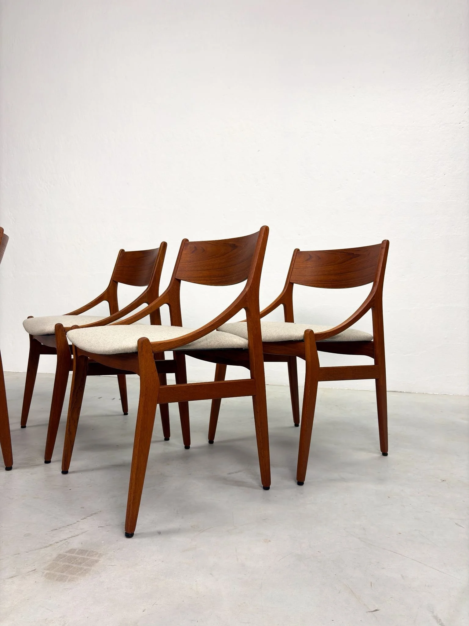 Set Mid-century Eetkamerstoelen van Vestervig Eriksen (7).jpeg