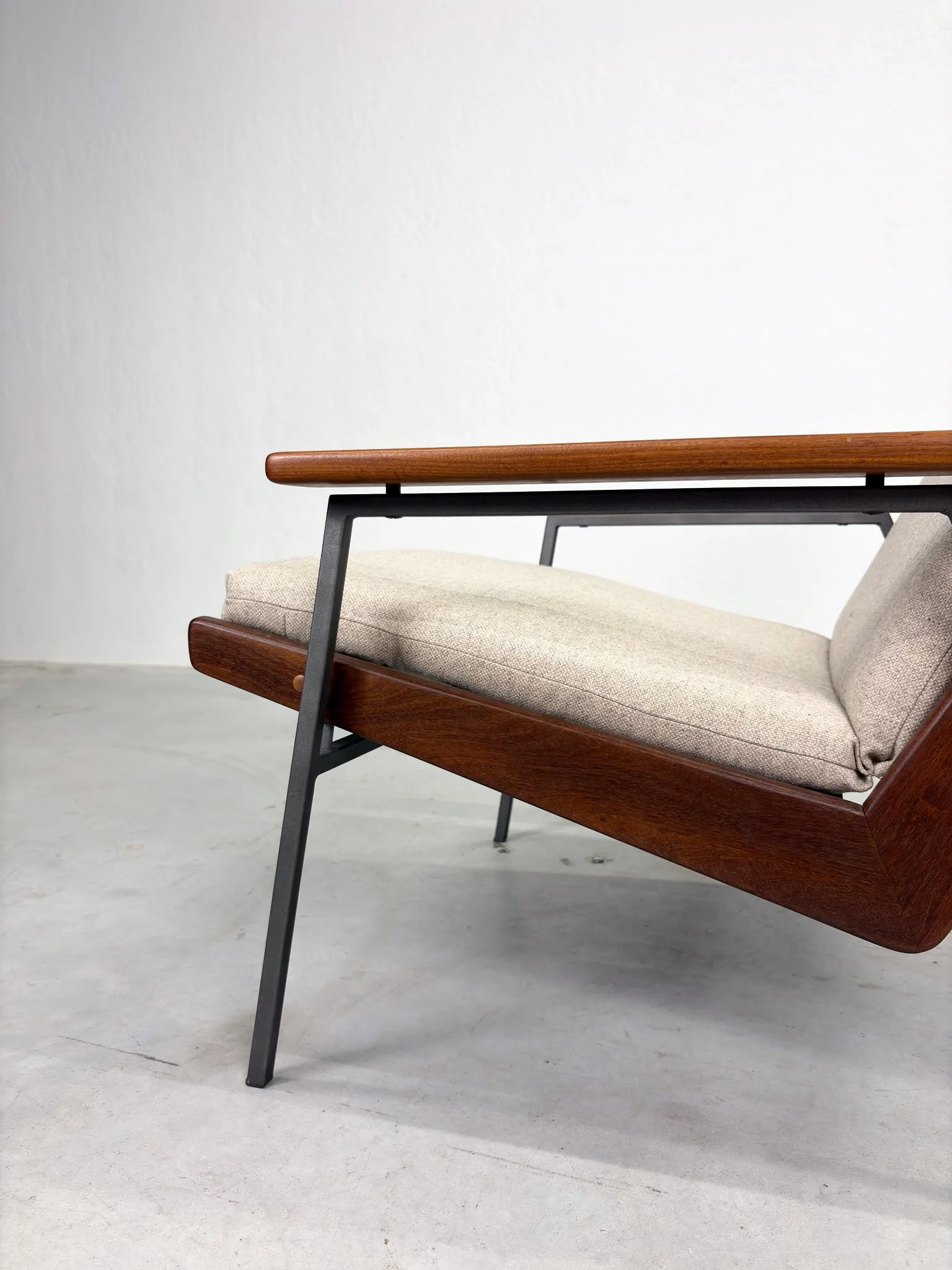 '1611 Lotus' Fauteuil van Rob Parry voor Gelderland (10).jpeg