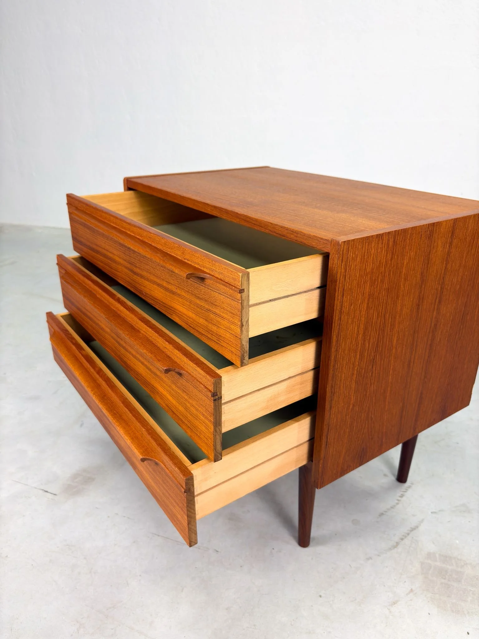 Mid-century 'Mahjongg' Ladekast van Ouwenbroek's Meubelfabriek (16).jpeg