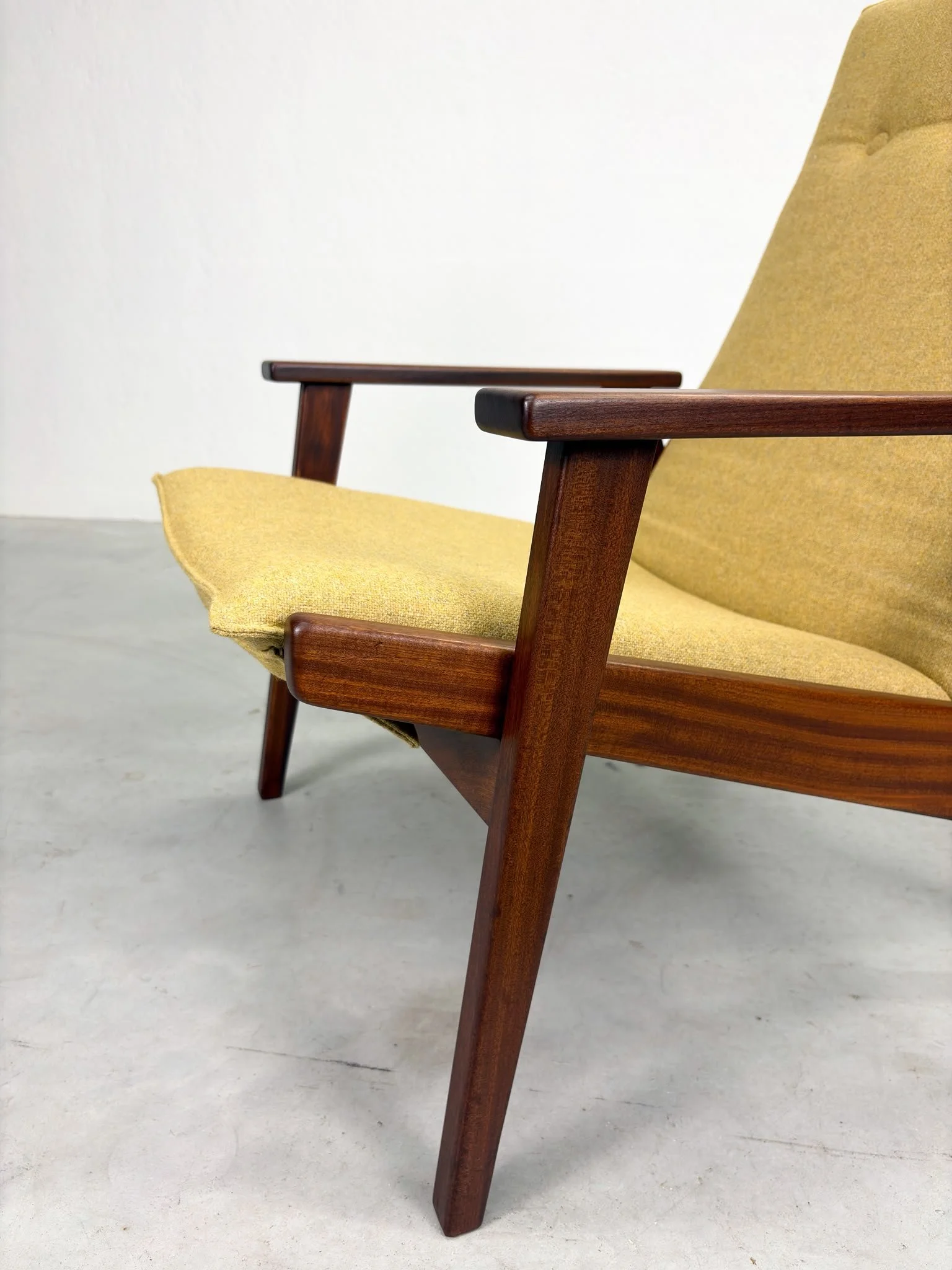 '1611' Fauteuil van Rob Parry voor Gelderland (2).jpeg
