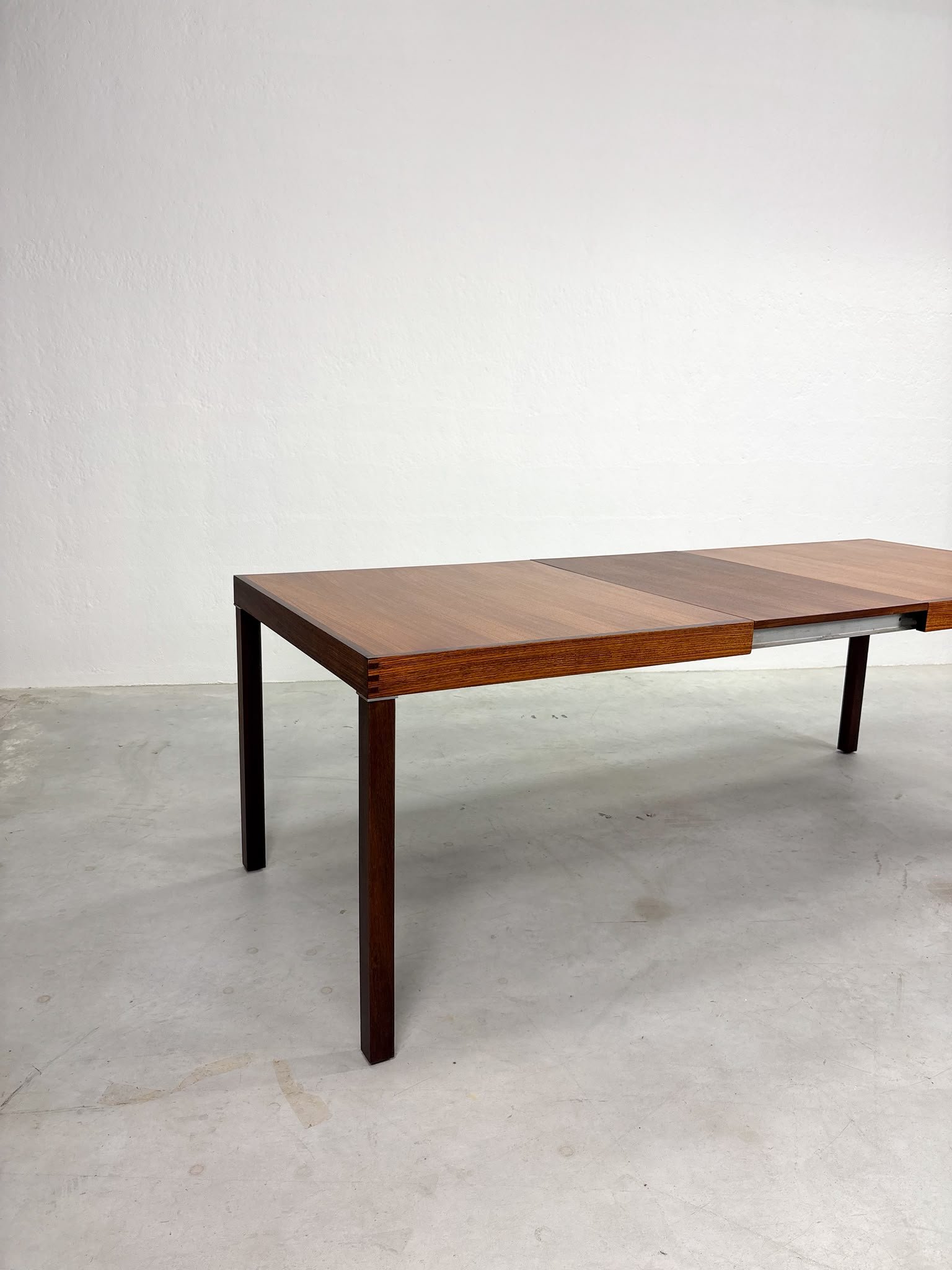 Uitschuifbare Eettafel van Inger Klingenberg voor Fristho (6).jpeg