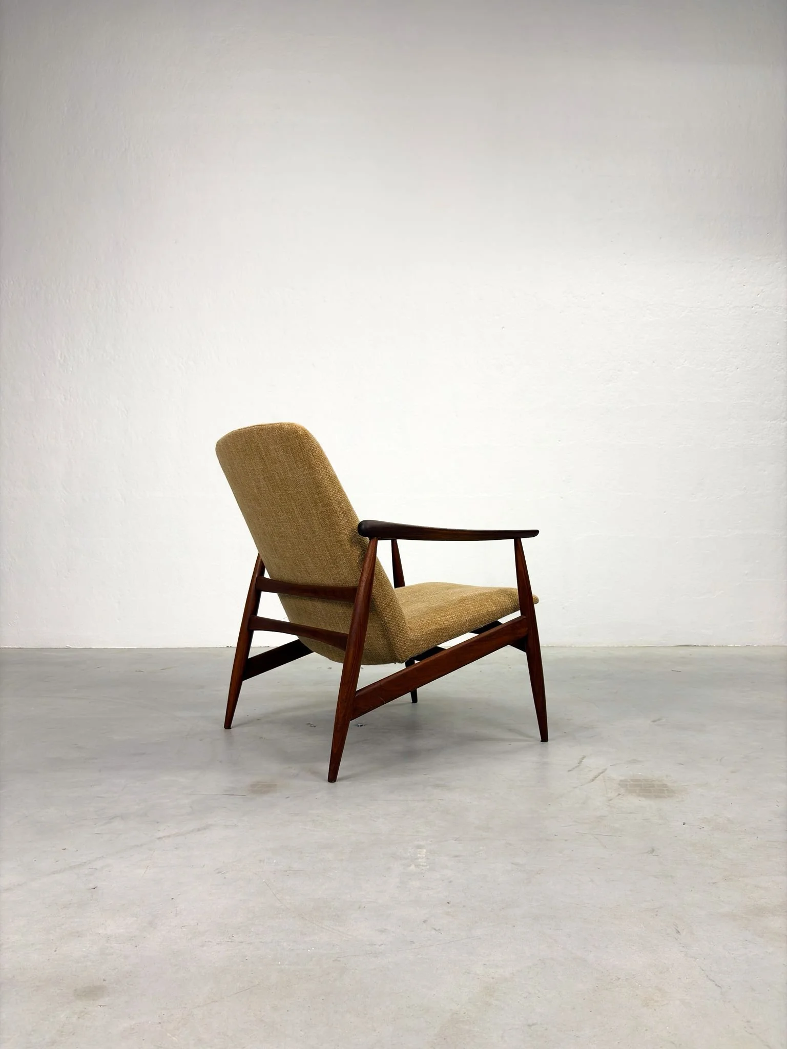 Vintage Okergele Fauteuil in Deens Design  (13).jpeg