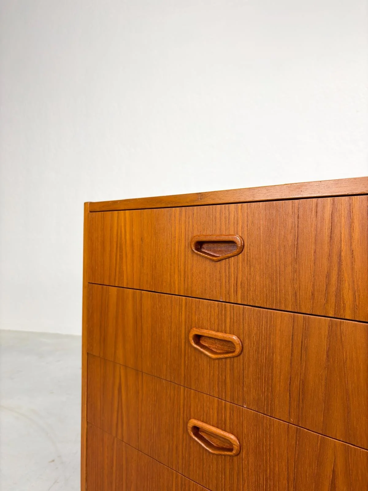 Lage Mid-century Ladekast van Musteringg (10).jpeg