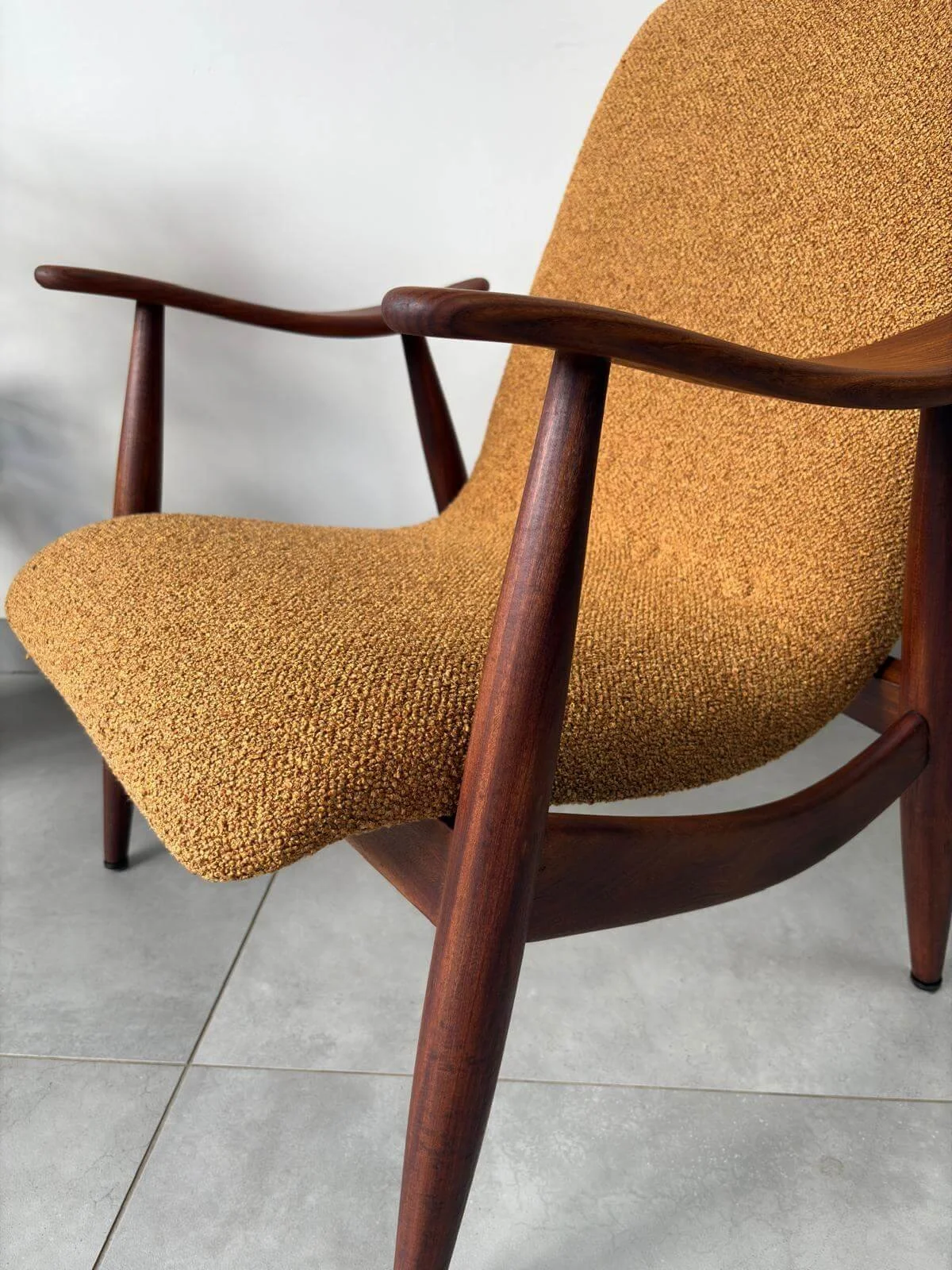 A-serie Fauteuil Louis van Teeffelen Oker Geel (15).jpg