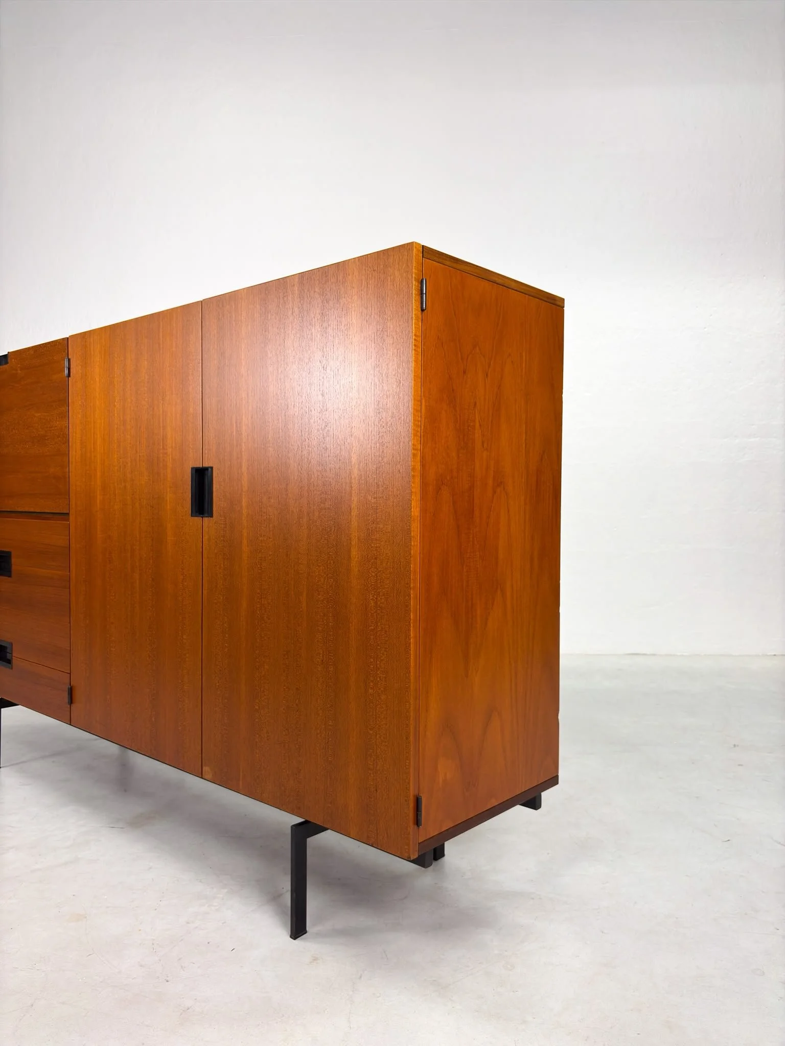 'CU08' Dressoir van Cees Braakman voor Pastoe (17).jpeg
