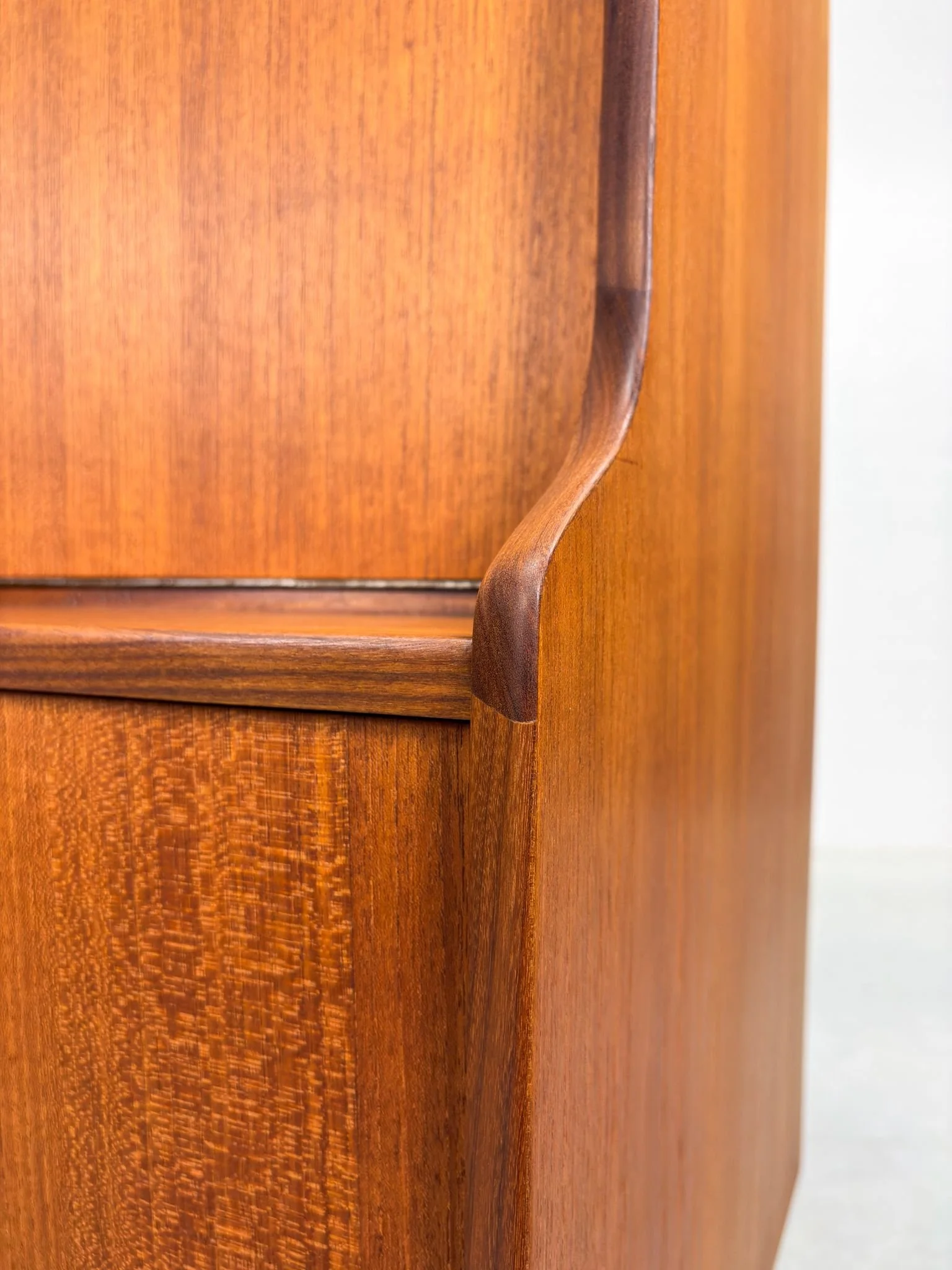 Dressoir van Louis van Teeffelen voor Wébé (17).jpeg