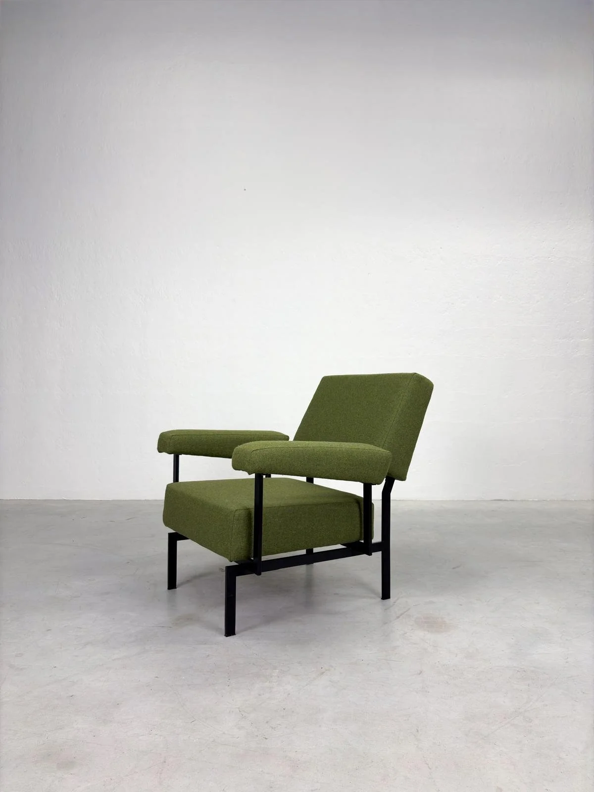 'FM07' Fauteuil van Cees Braakman voor Pastoe (1).jpeg