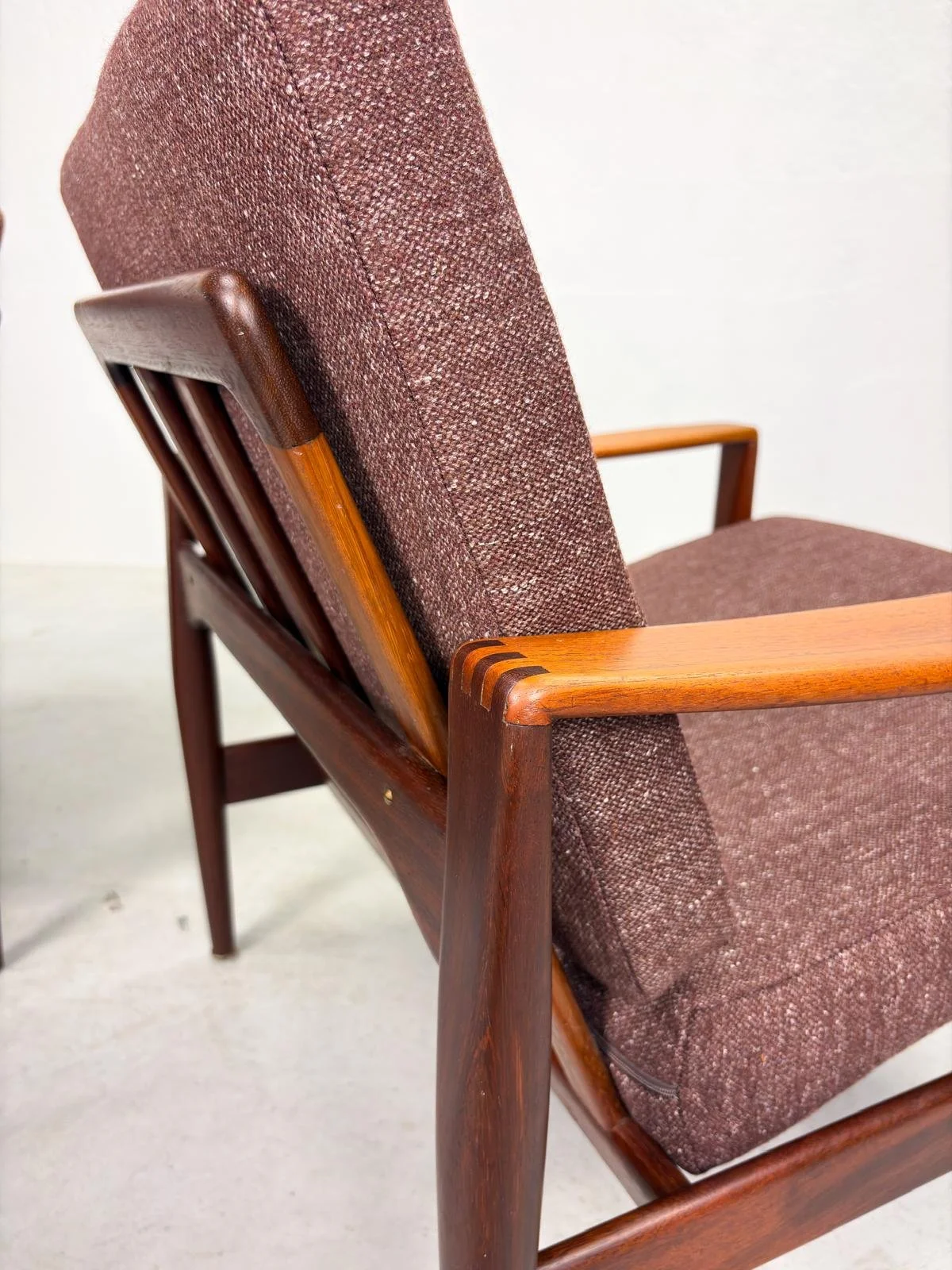 'EK' Fauteuil van Illum Wikkelsø voor N. Eilersen (15).jpeg
