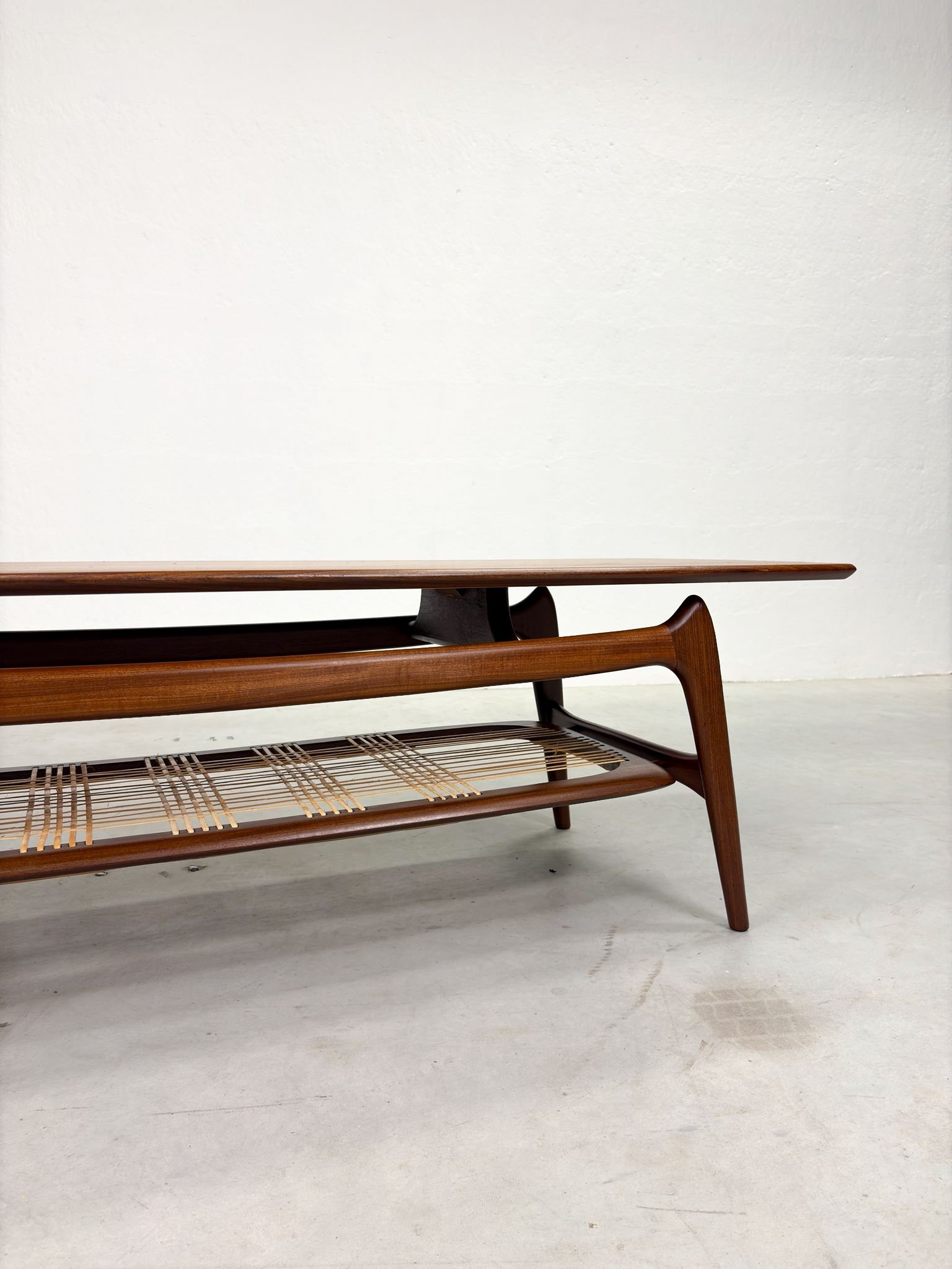 Salontafel Nr. 13 van Louis van Teeffelen voor Wébé (14).jpeg