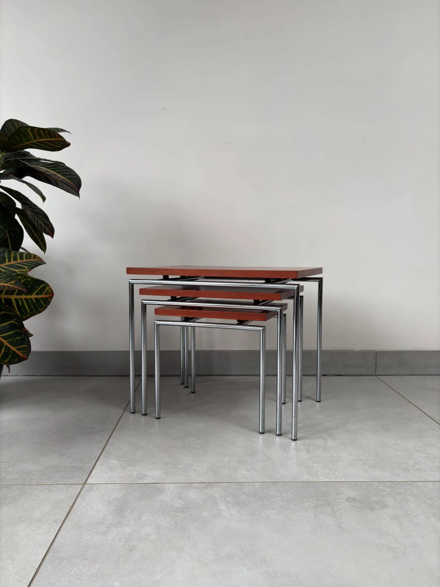 Vintage Bijzettafeltjes Mimiset Pastoe Stijl (2).jpg