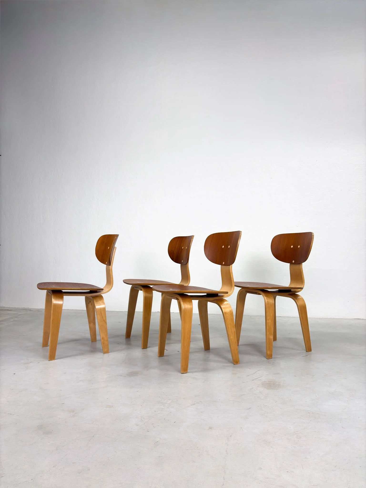Set 'SB16' Eetkamerstoelen van Cees Braakman voor Pastoe (16).jpeg