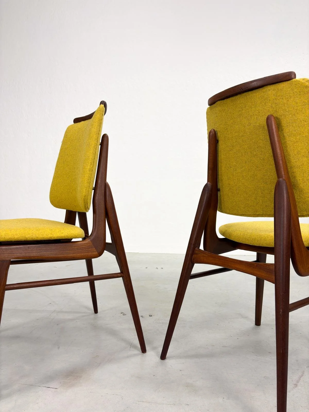 Zeldzame Set Mid-Century Eetkamerstoelen van AwA (11).jpeg