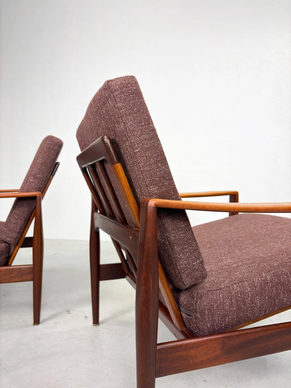 'EK' Fauteuil van Illum Wikkelsø voor N. Eilersen (16).jpeg