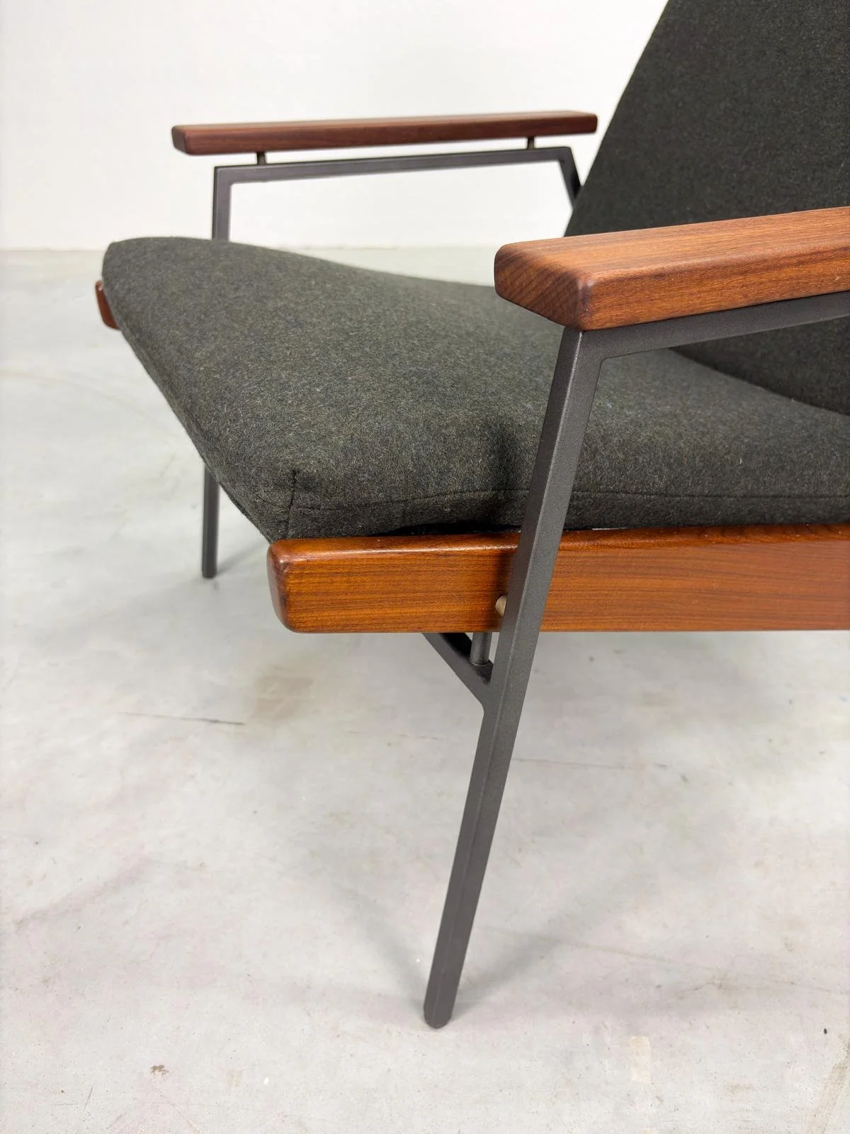 Rob Parry '1611 Lotus' Fauteuil voor Gelderland (17).jpeg