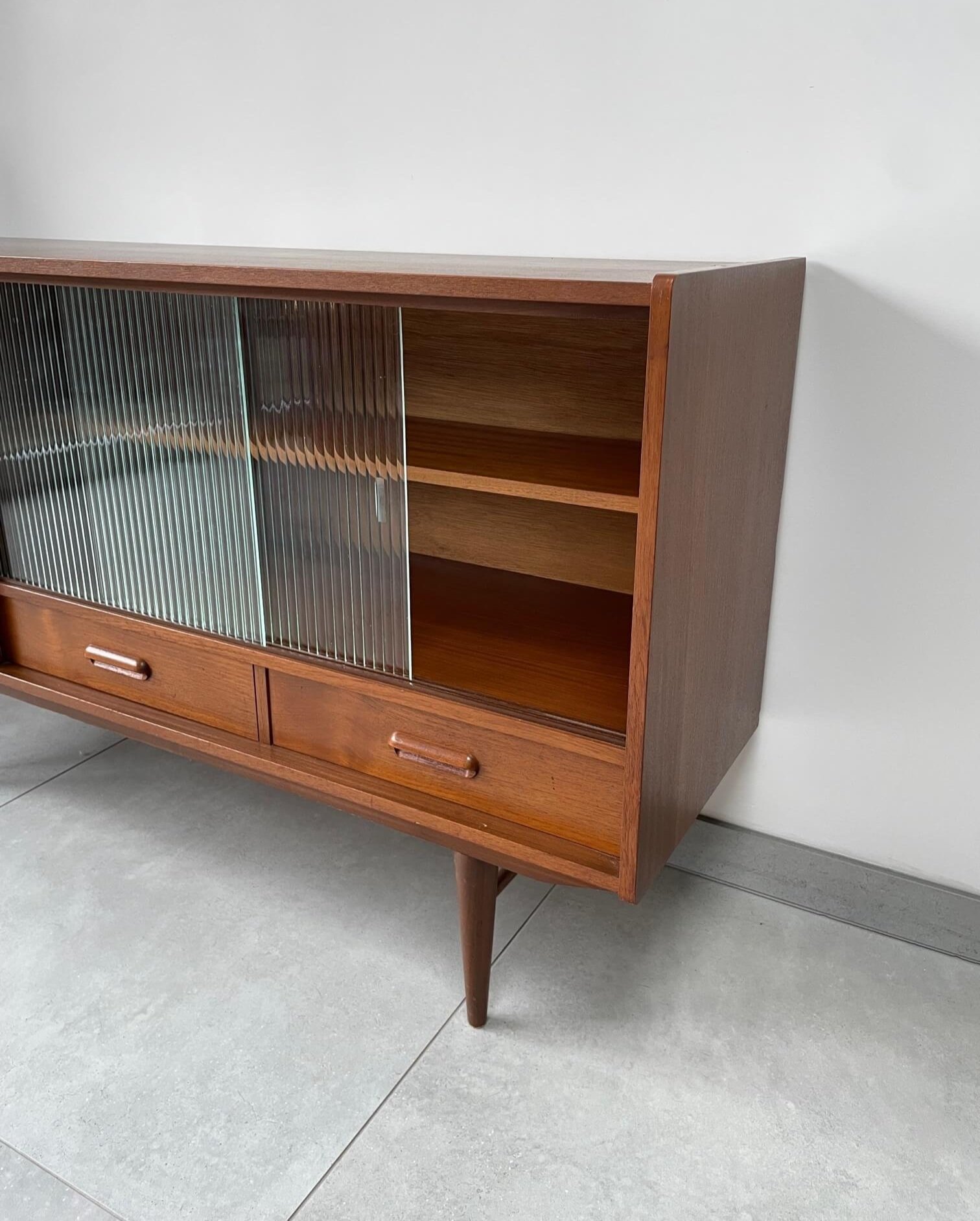 Vintage Jaren 60 Dressoir Glazen Schuifdeuren